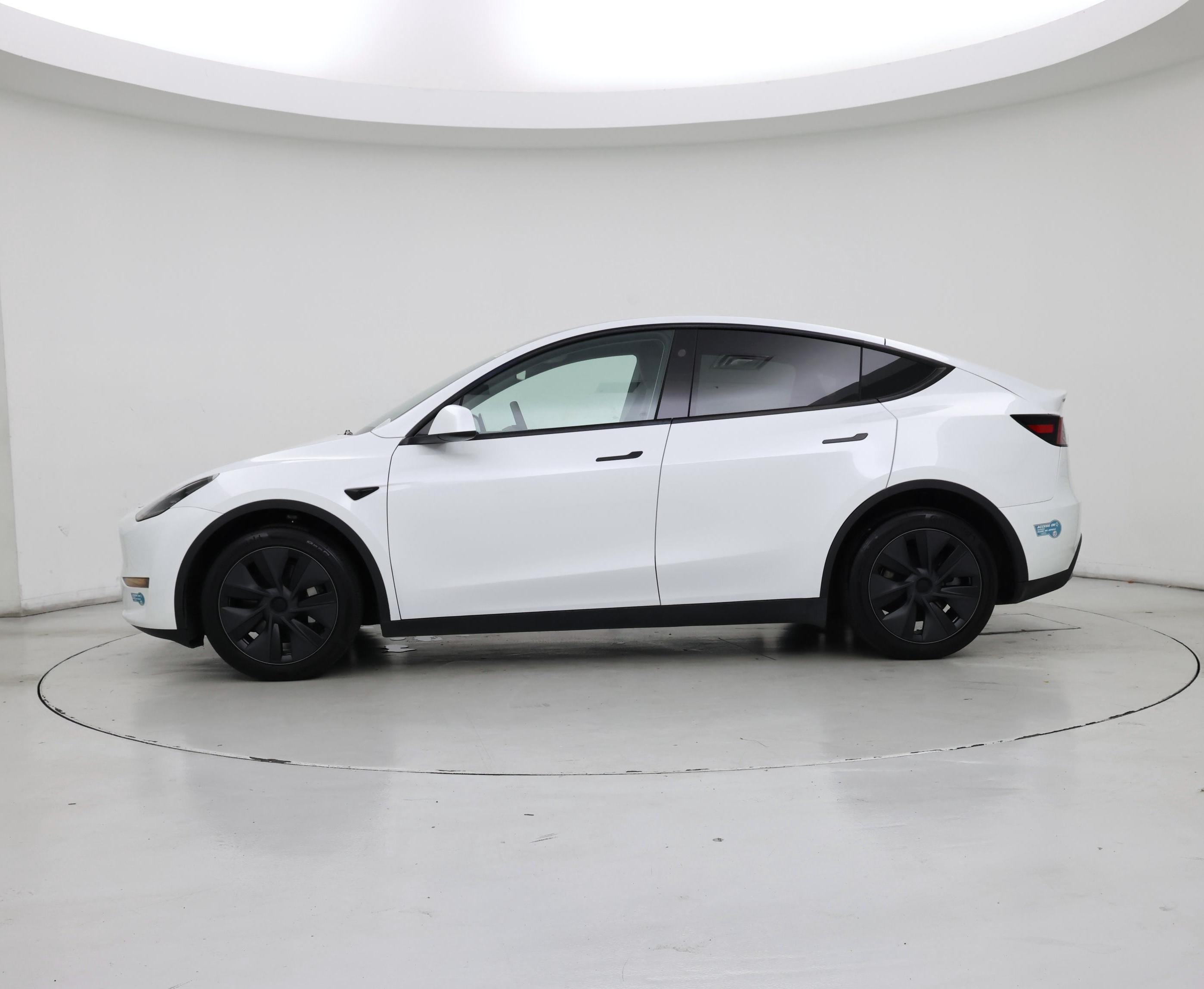 Thumbnail: 2024 Tesla Model Y - 3