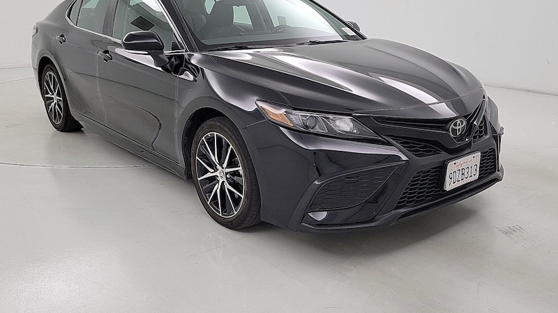2023 Toyota Camry SE Hero Image