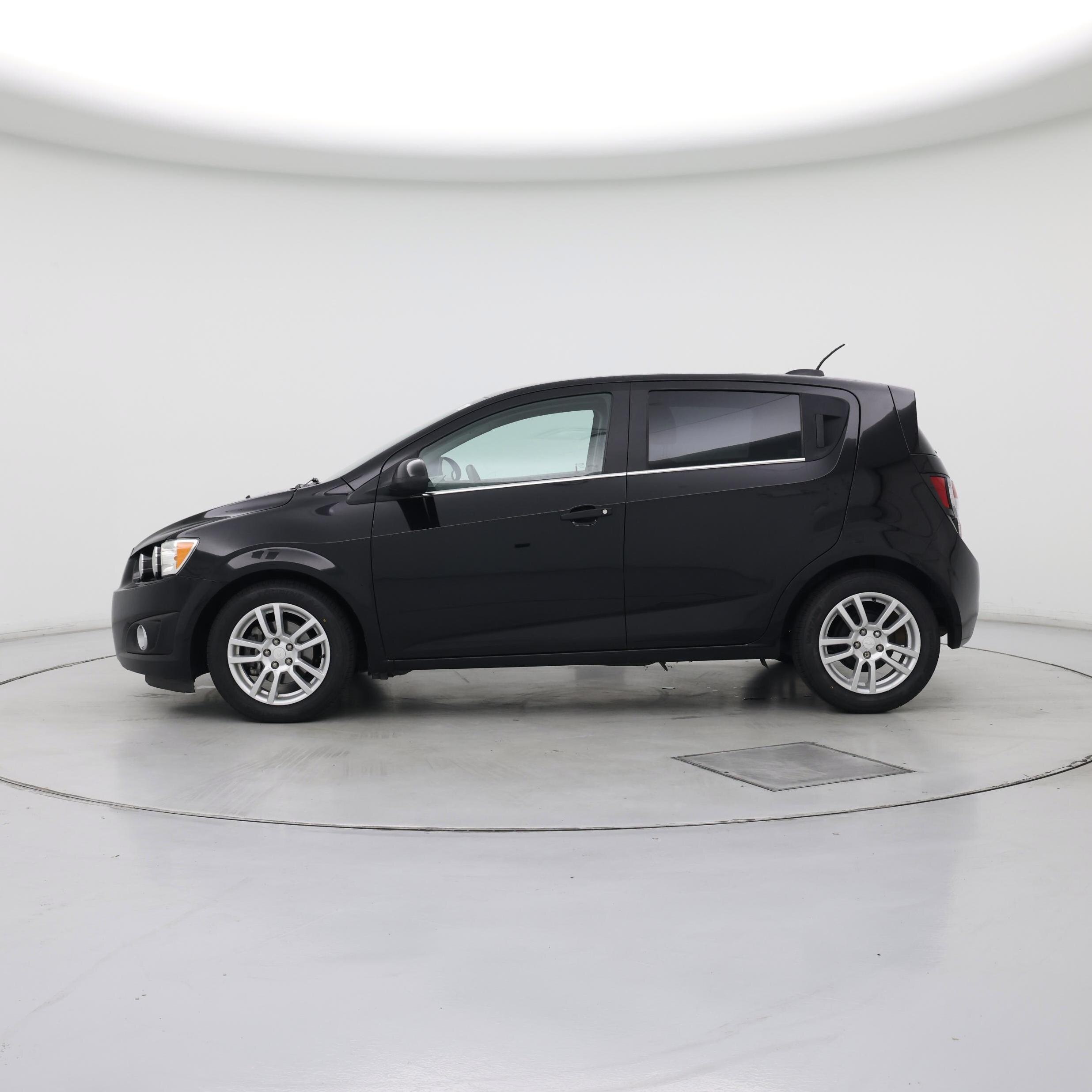 Thumbnail: 2016 Chevrolet Sonic - 3