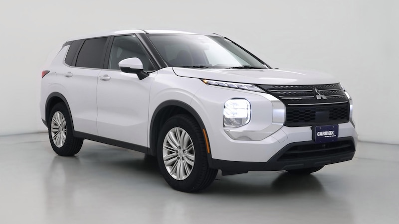 2022 Mitsubishi Outlander ES Hero Image