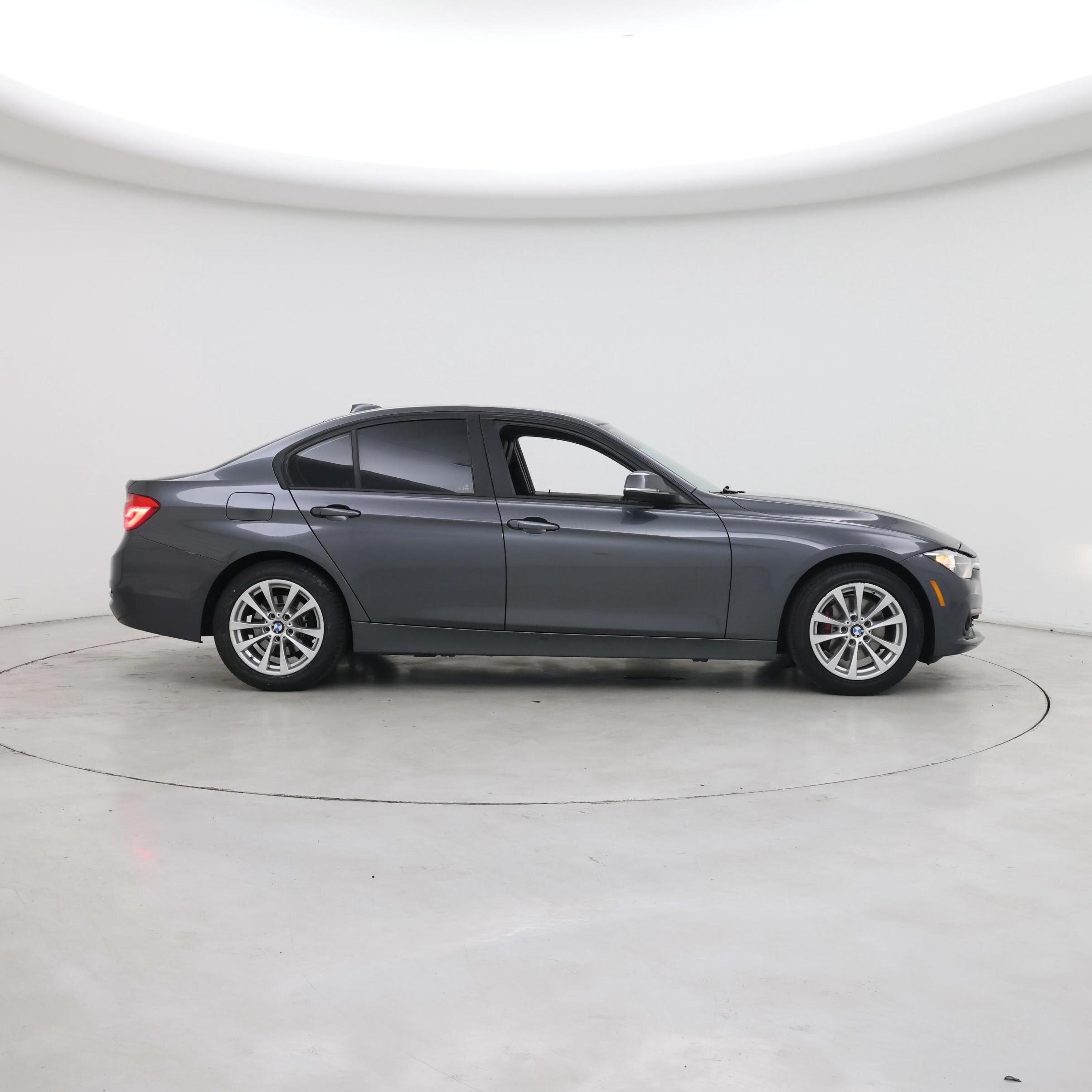 Thumbnail: 2016 BMW 3 Series - 7