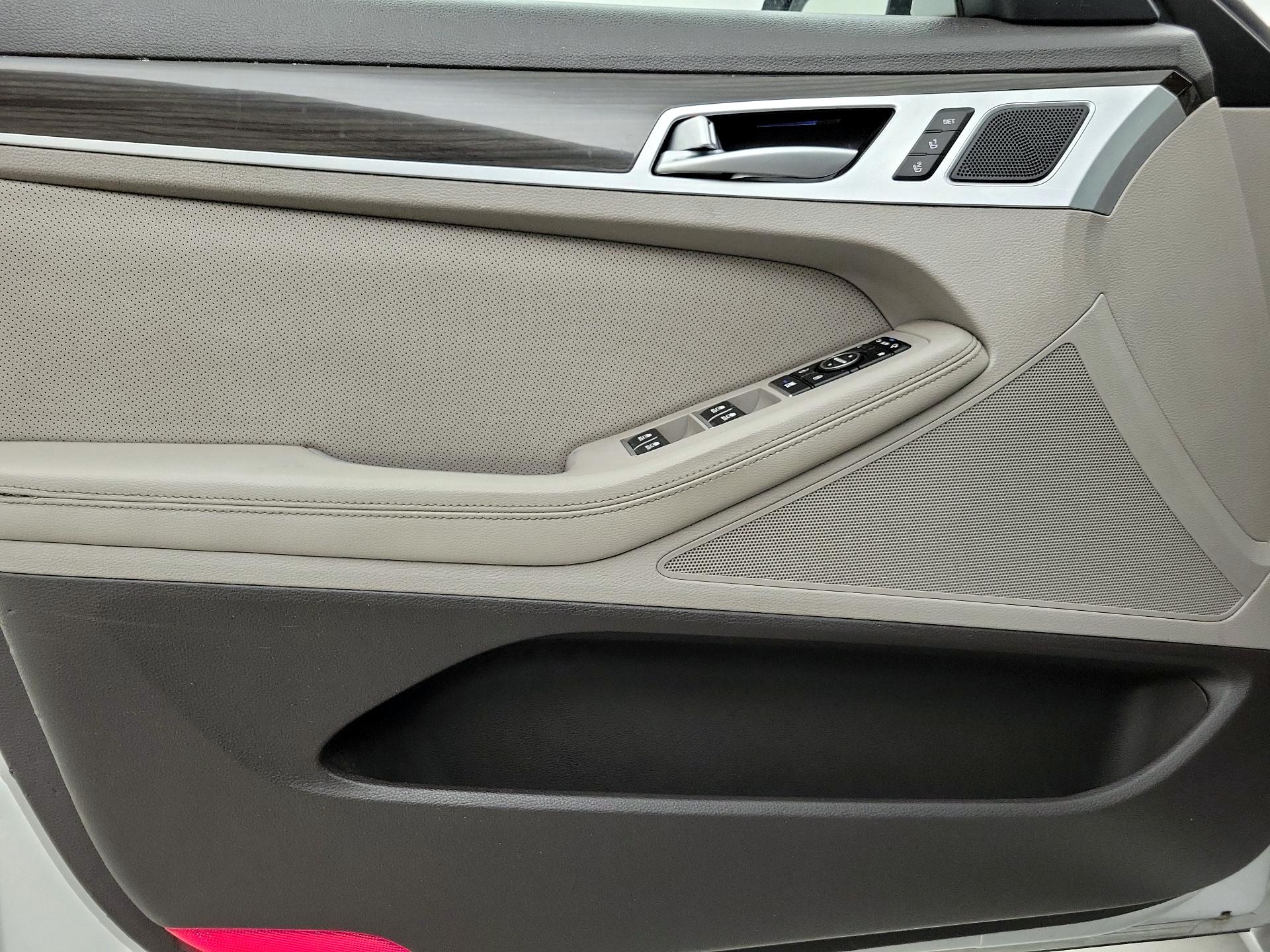 Thumbnail: 2018 Genesis G80 - 12