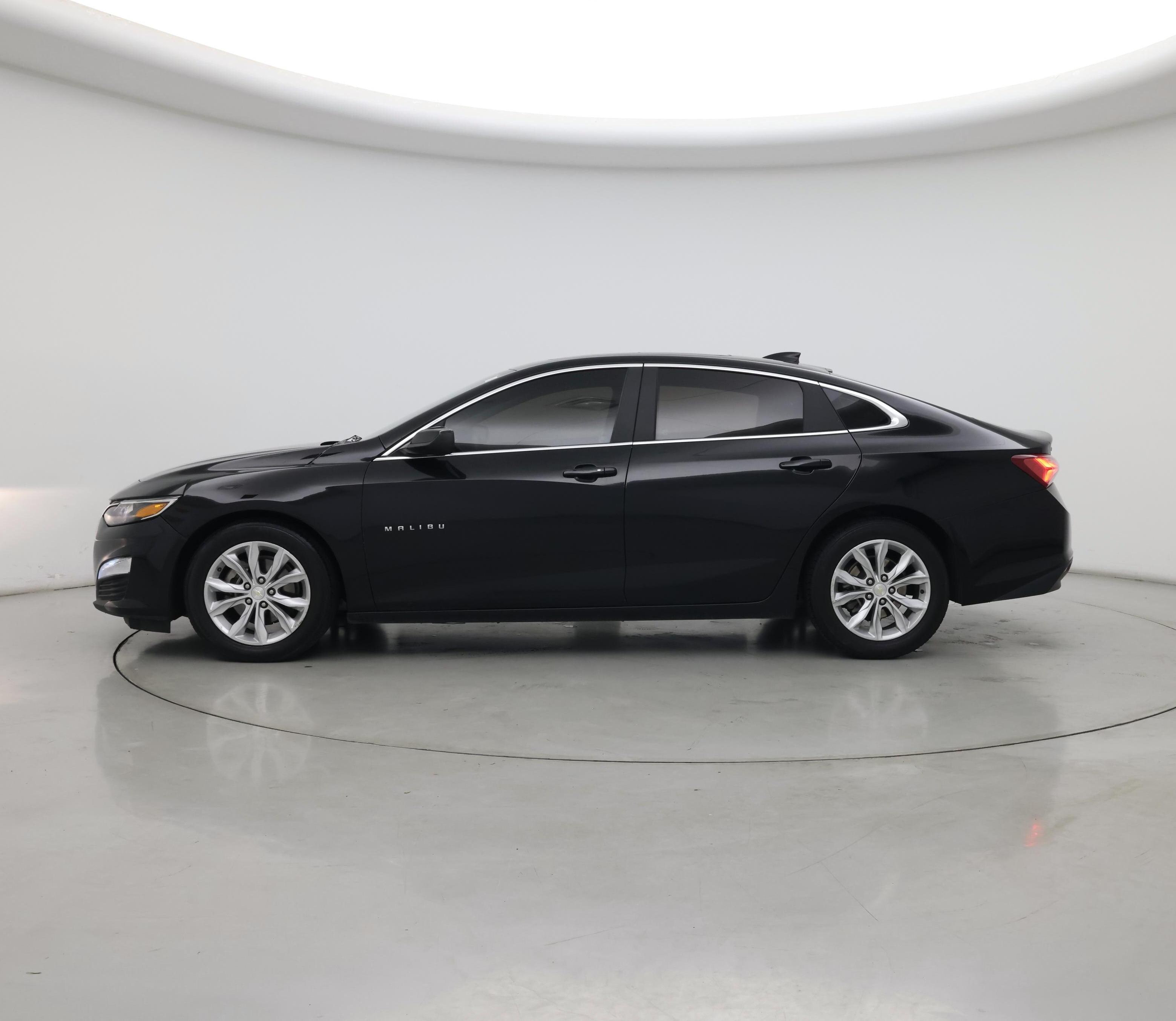 Thumbnail: 2021 Chevrolet Malibu - 3