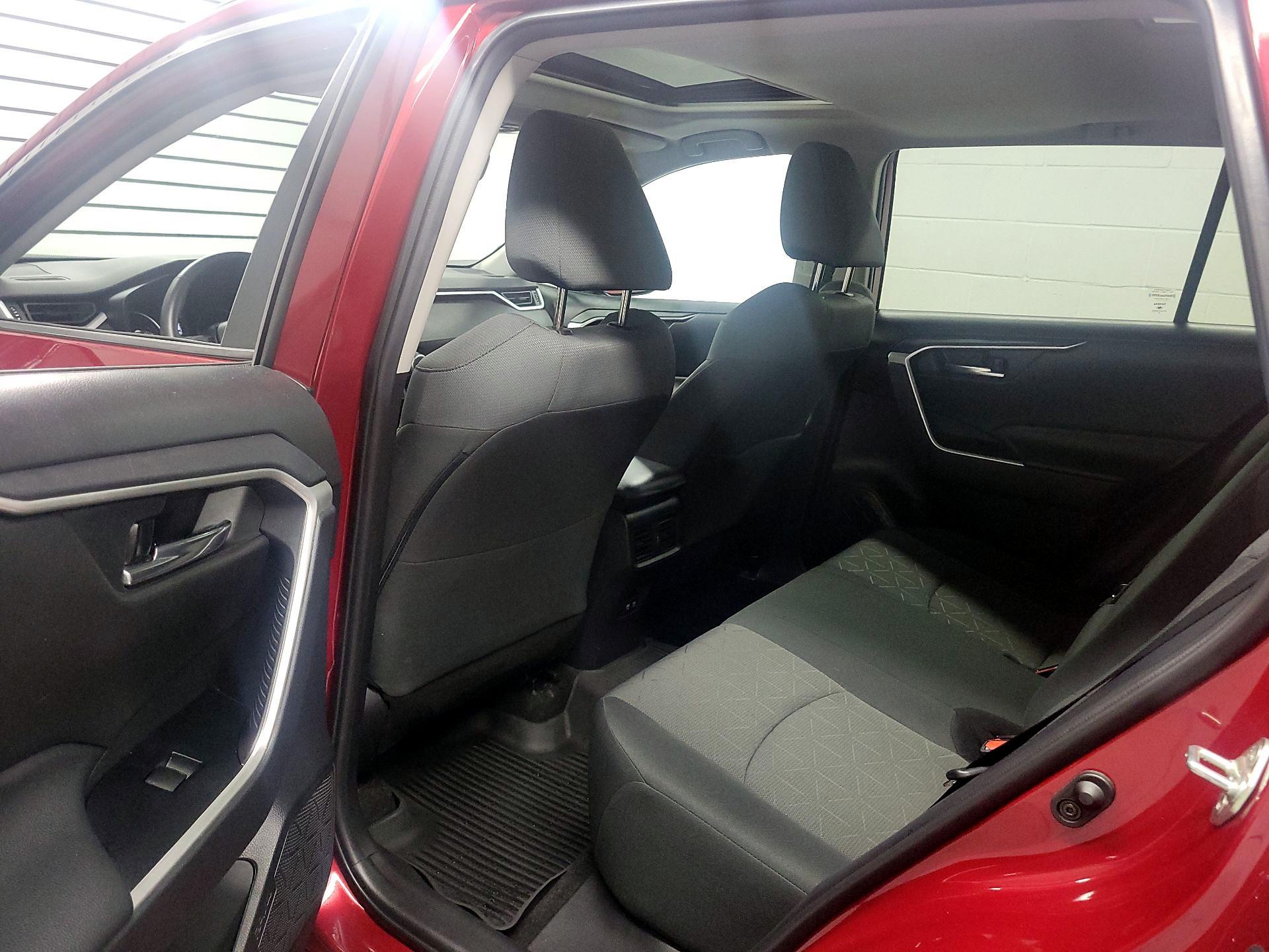 Thumbnail: 2020 Toyota RAV4 - 20