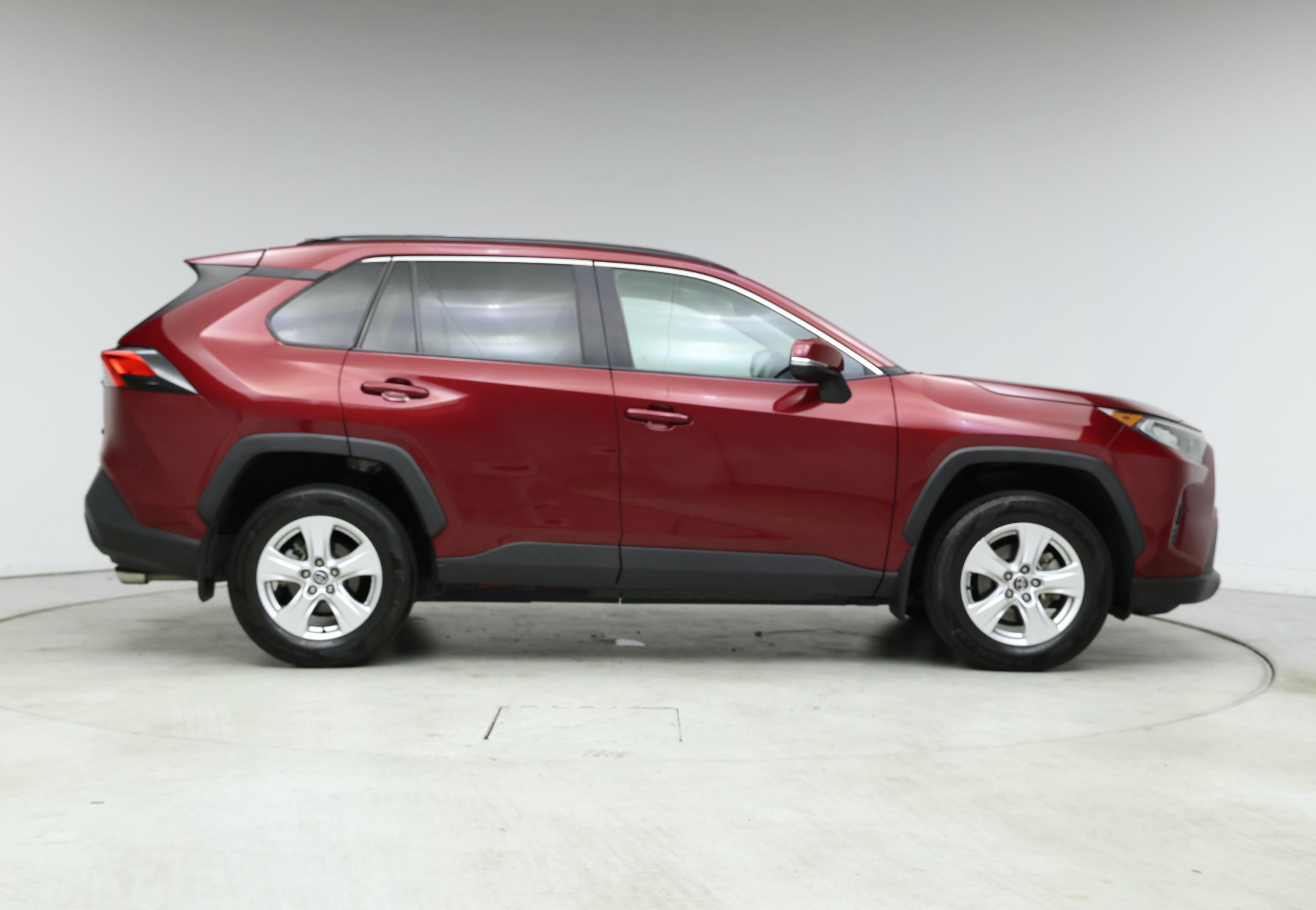 Thumbnail: 2020 Toyota RAV4 - 7