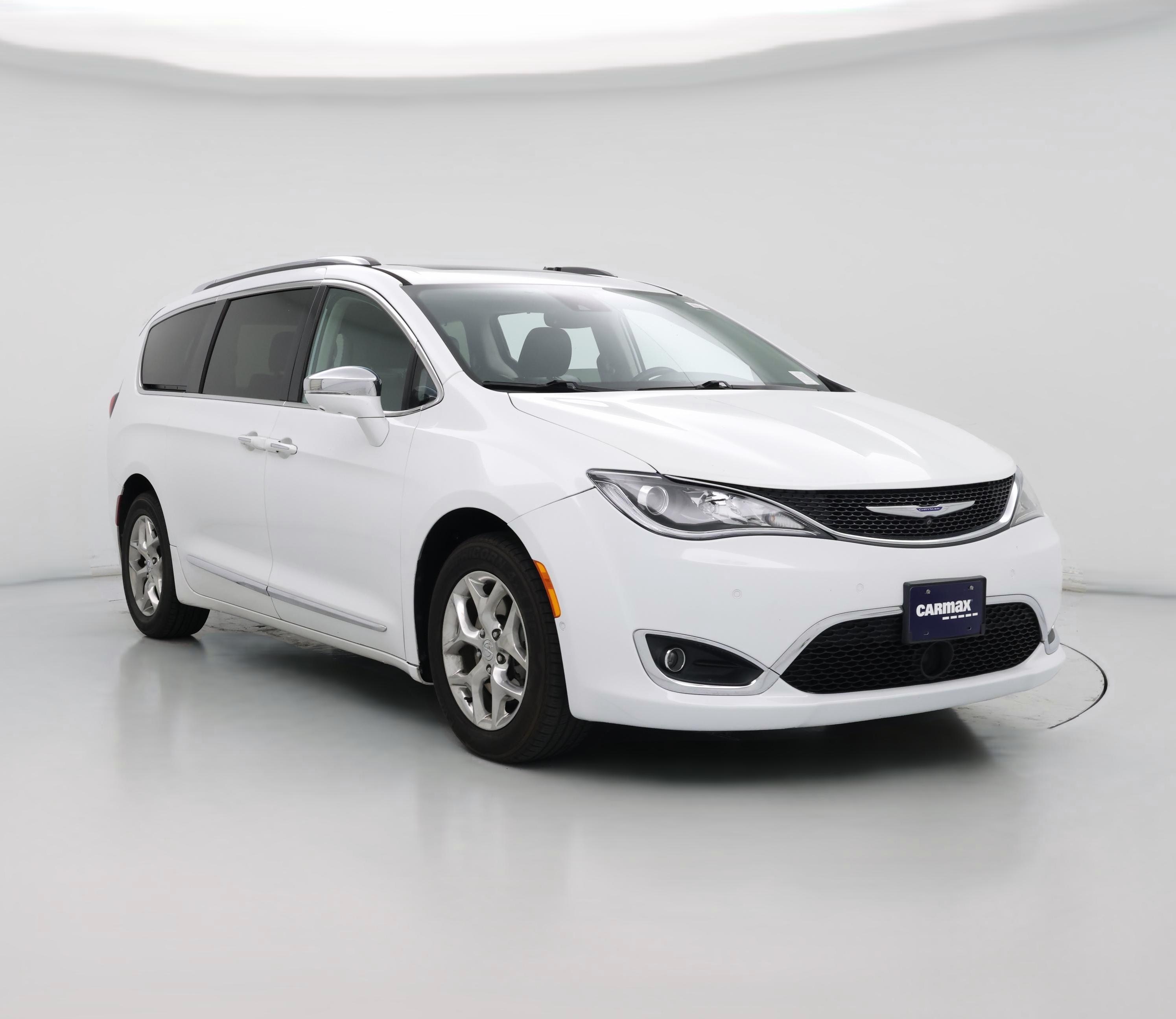 Thumbnail: 2018 Chrysler Pacifica - 1