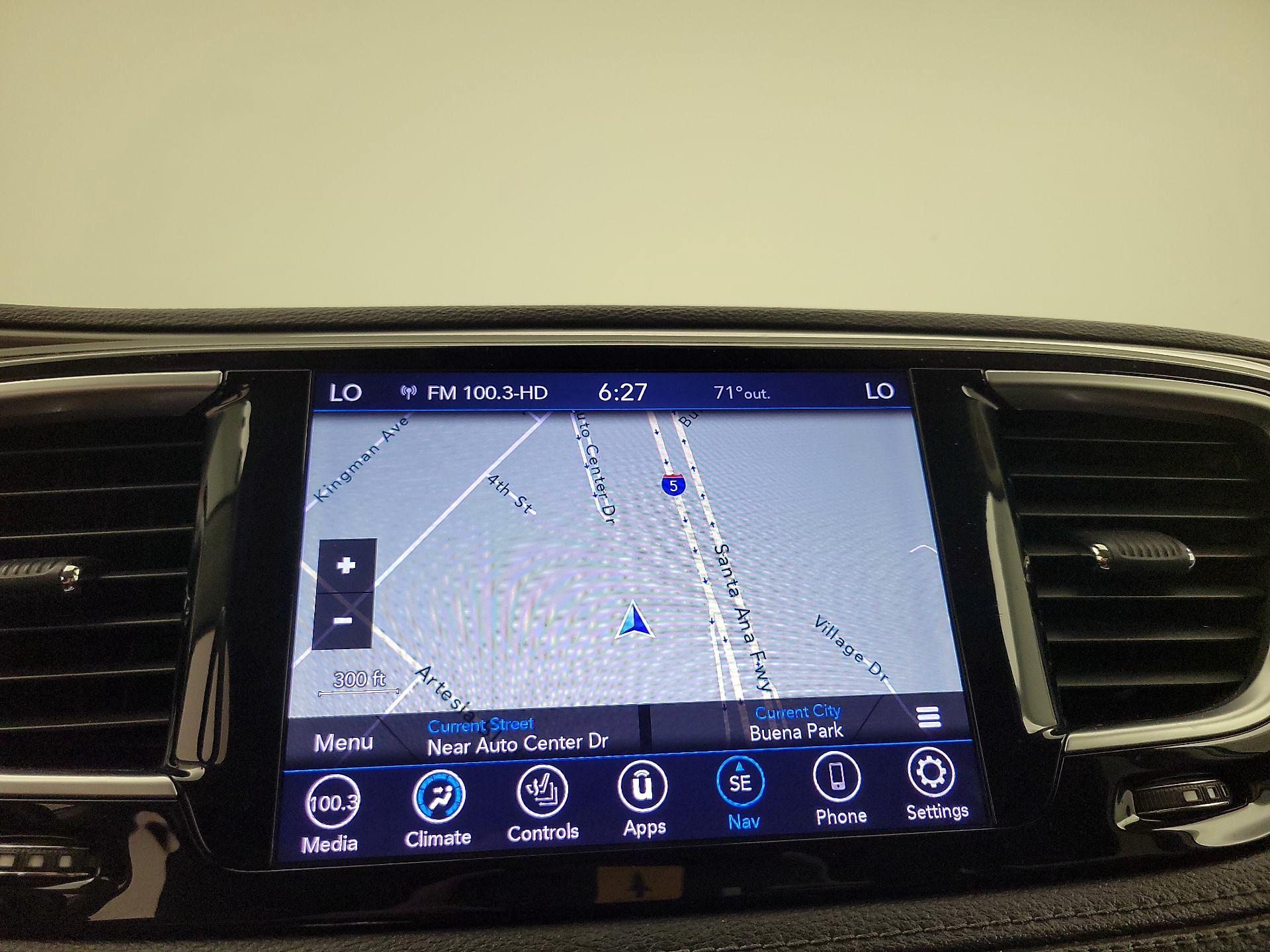 Thumbnail: 2018 Chrysler Pacifica - 14
