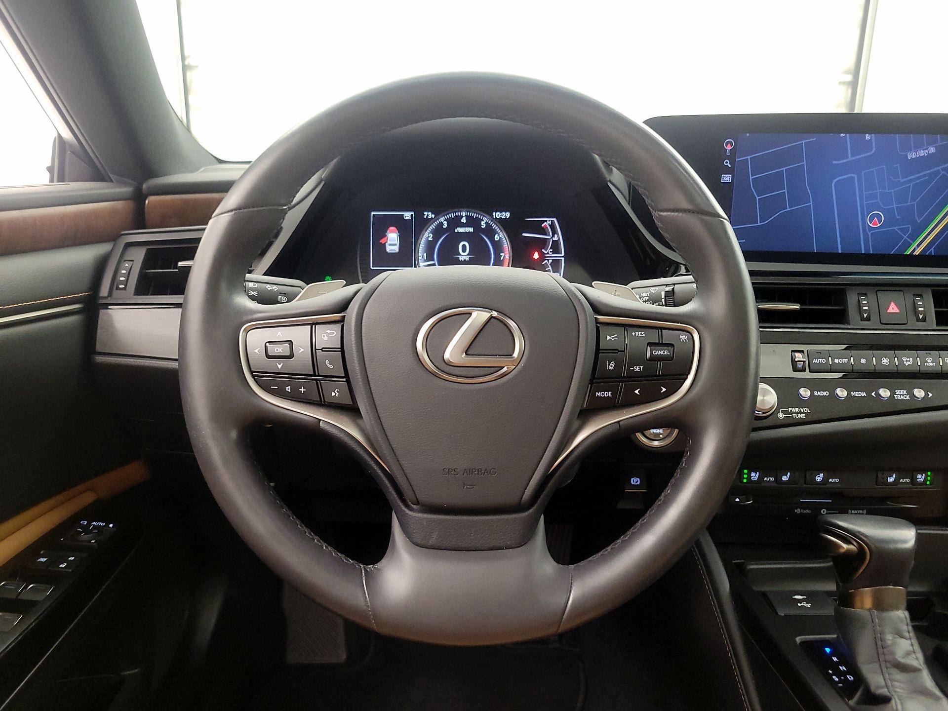 Thumbnail: 2022 Lexus ES - 10