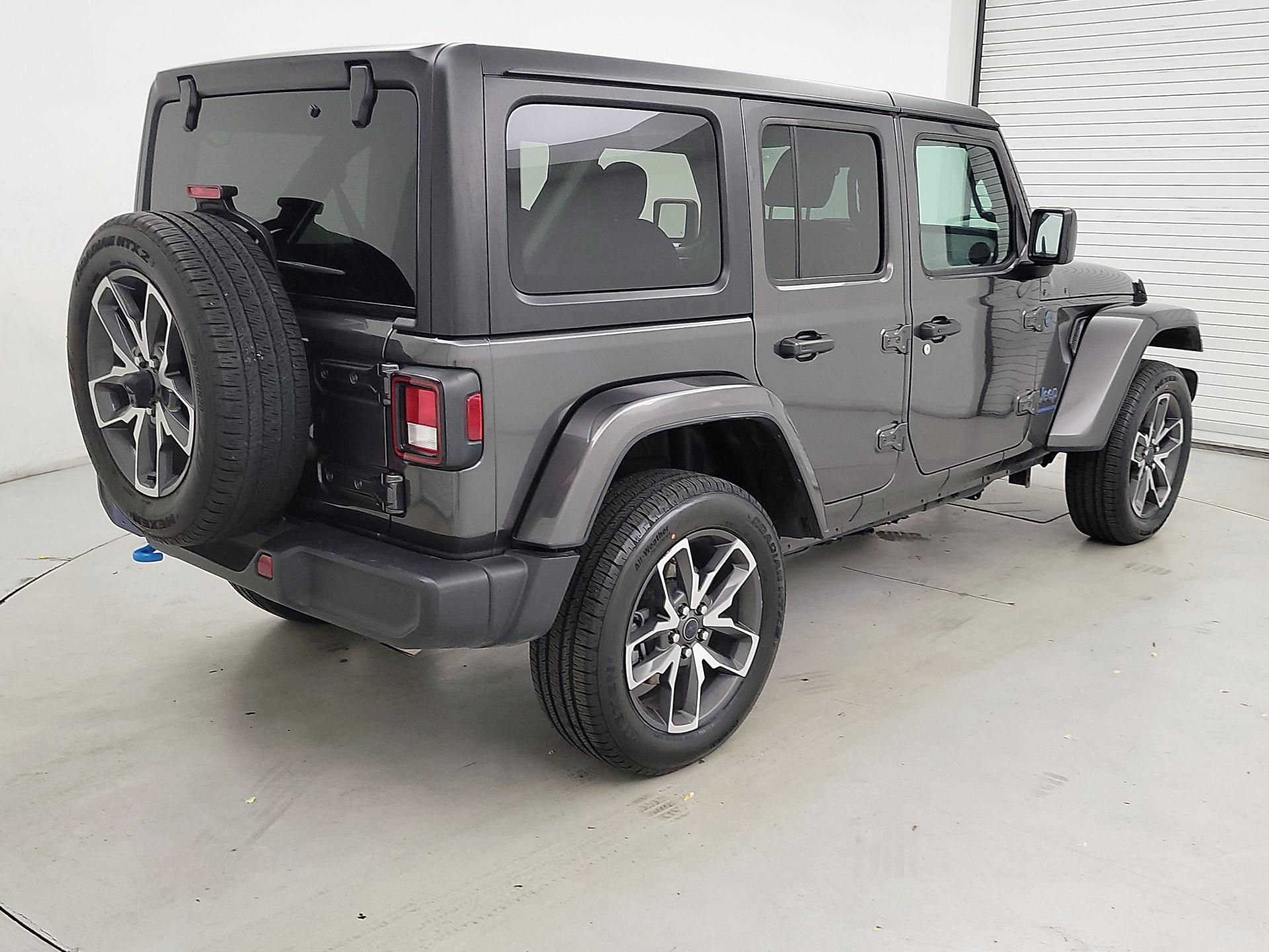 Thumbnail: 2024 Jeep Wrangler - 5