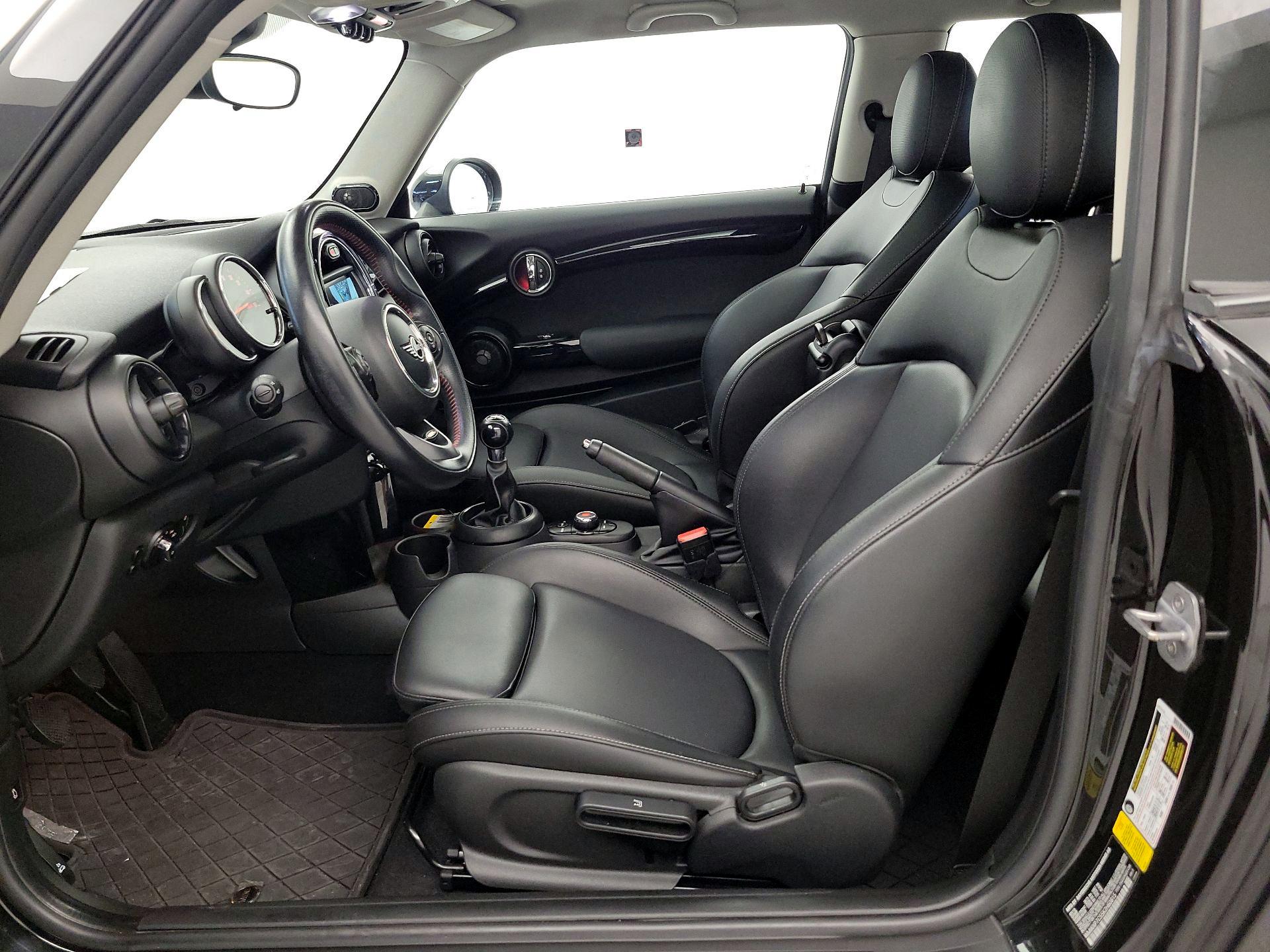 Thumbnail: 2019 MINI Cooper Hardtop - 11