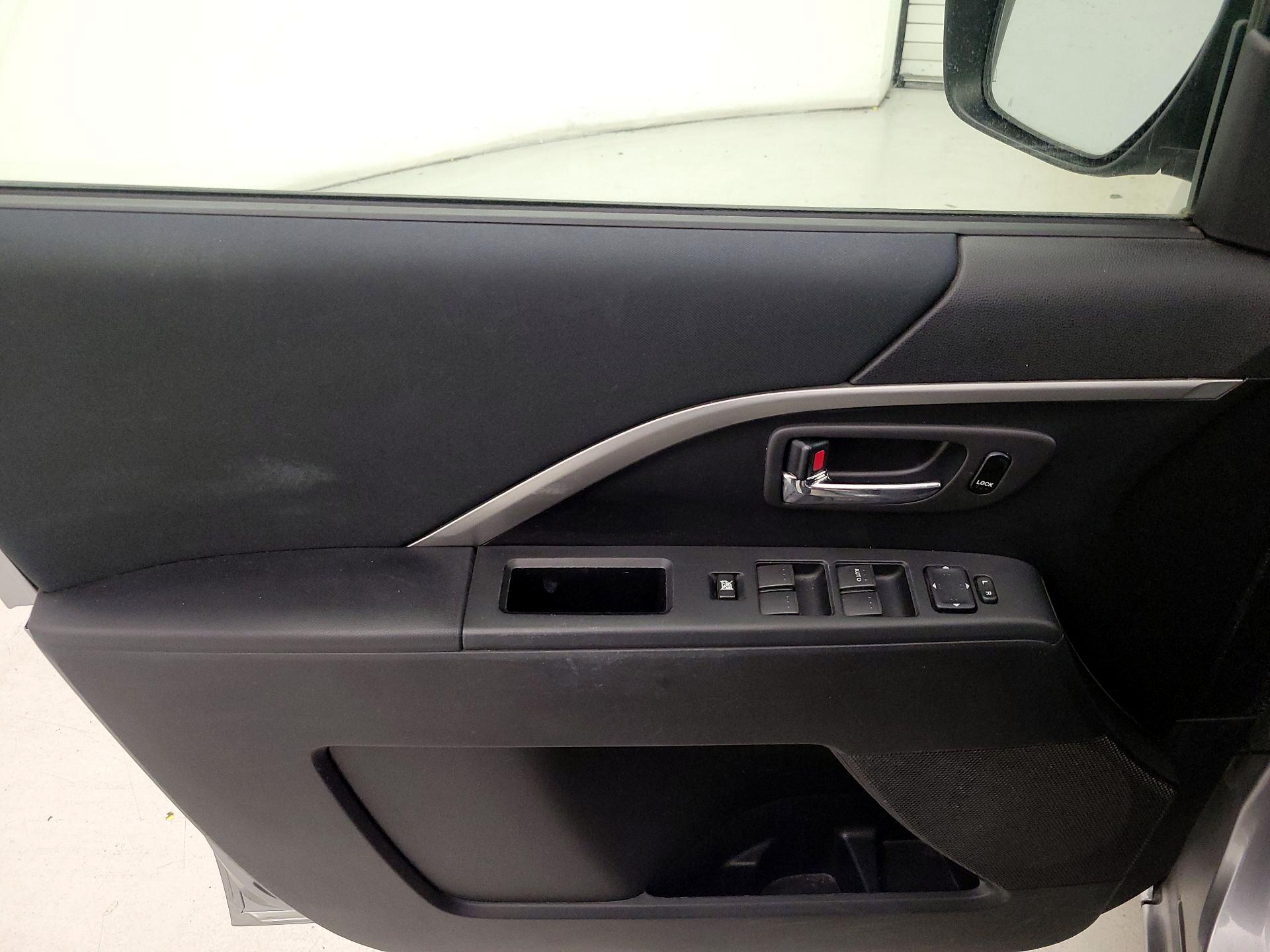 Thumbnail: 2013 Mazda Mazda5 - 10