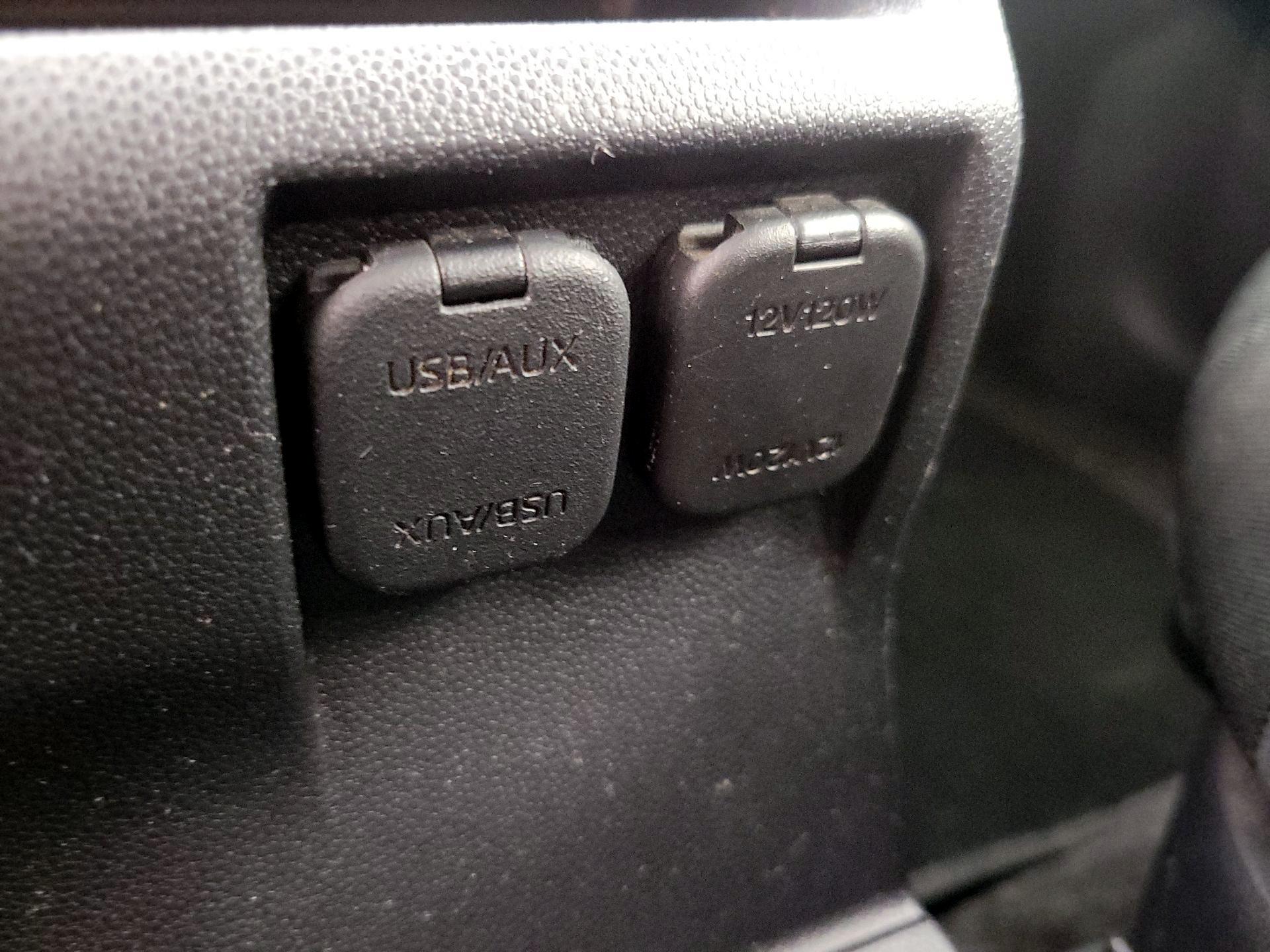 Thumbnail: 2013 Mazda Mazda5 - 15
