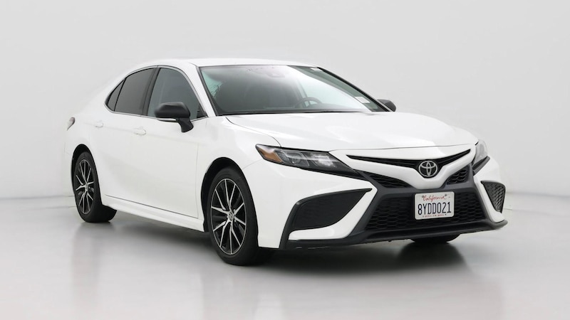 2022 Toyota Camry SE Hero Image