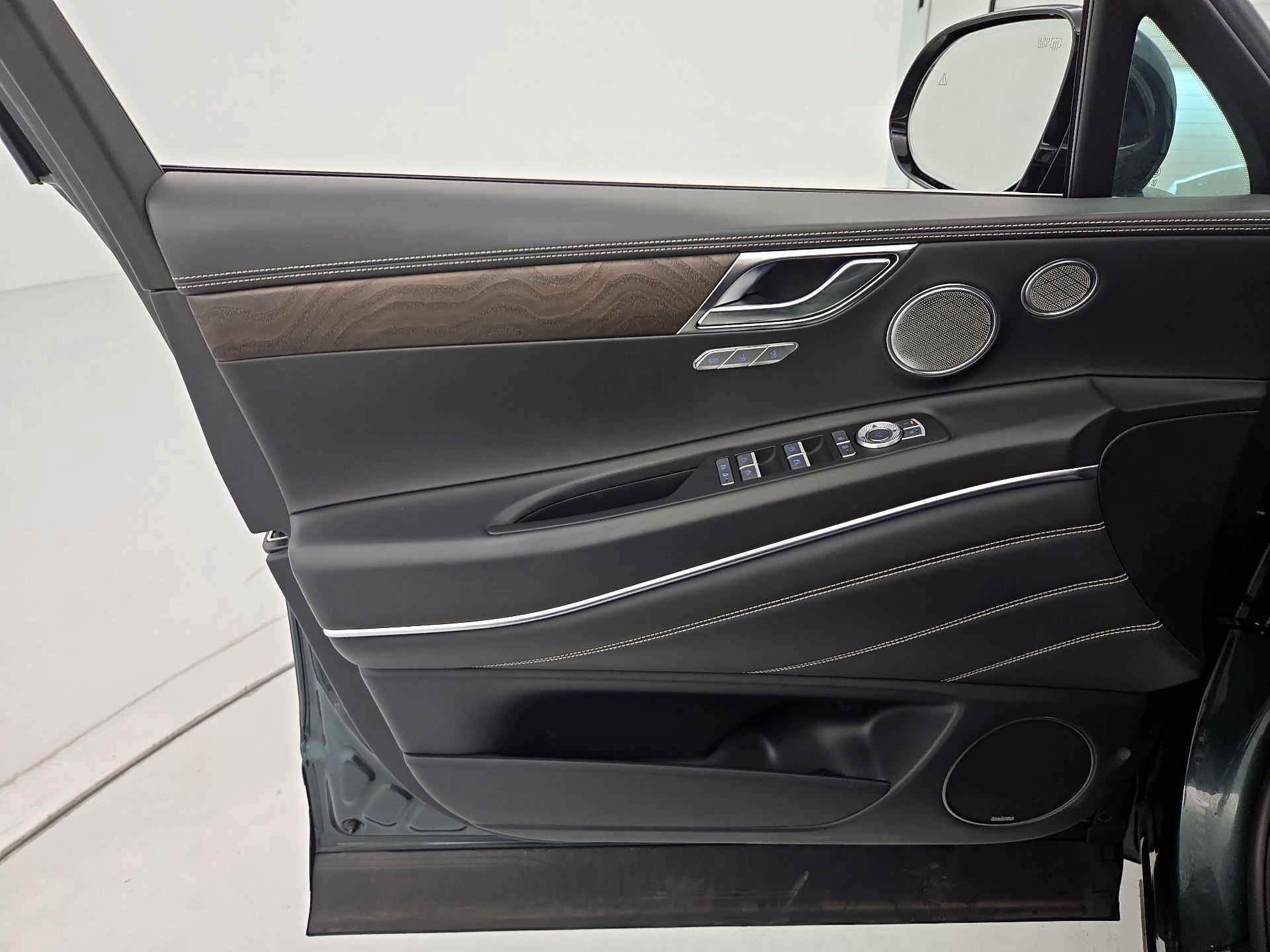 Thumbnail: 2022 Genesis GV80 - 12