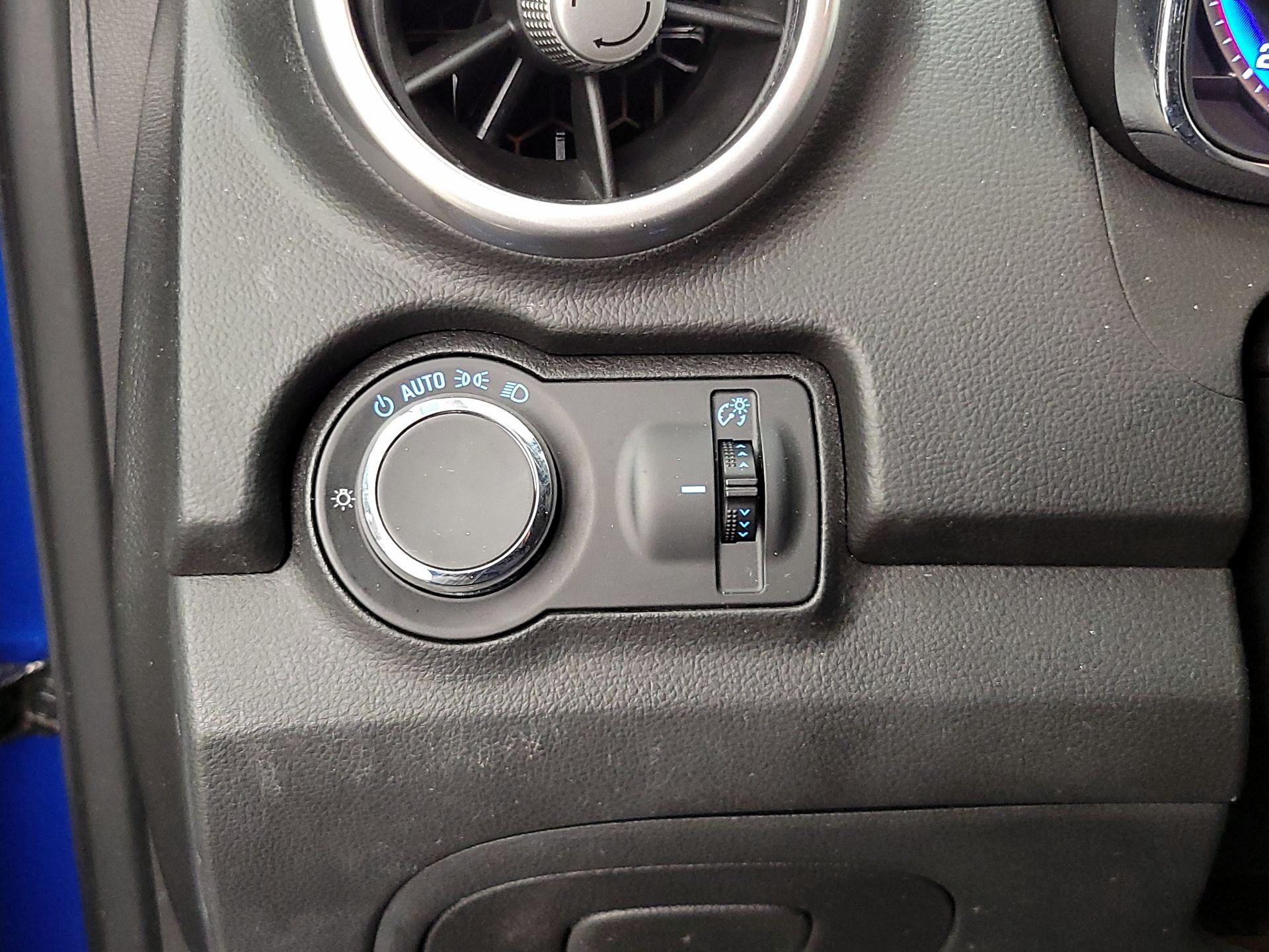 Thumbnail: 2015 Chevrolet Trax - 13
