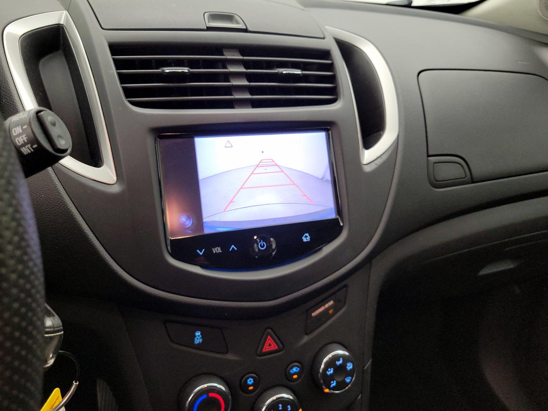 Thumbnail: 2015 Chevrolet Trax - 14