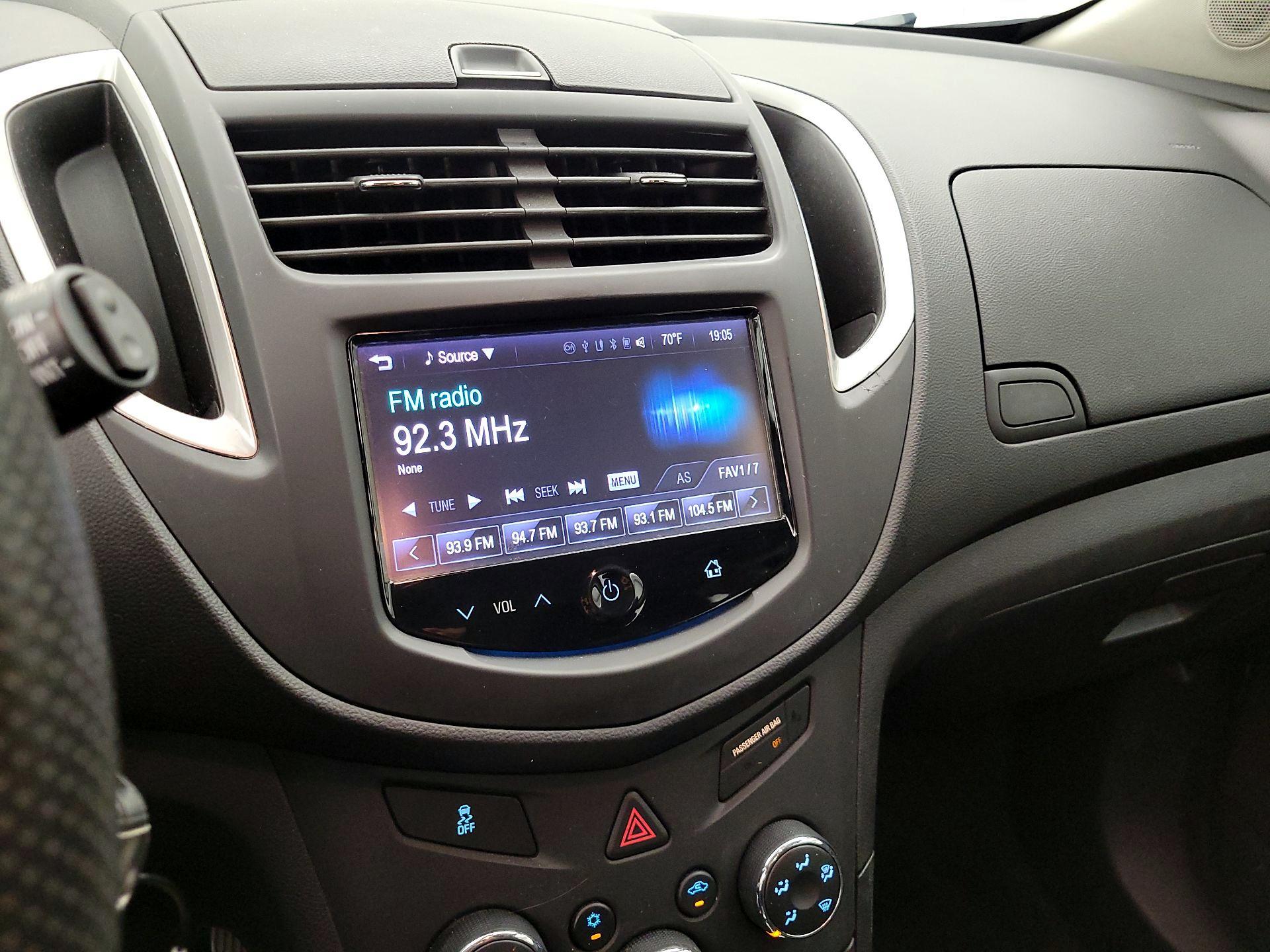 Thumbnail: 2015 Chevrolet Trax - 15