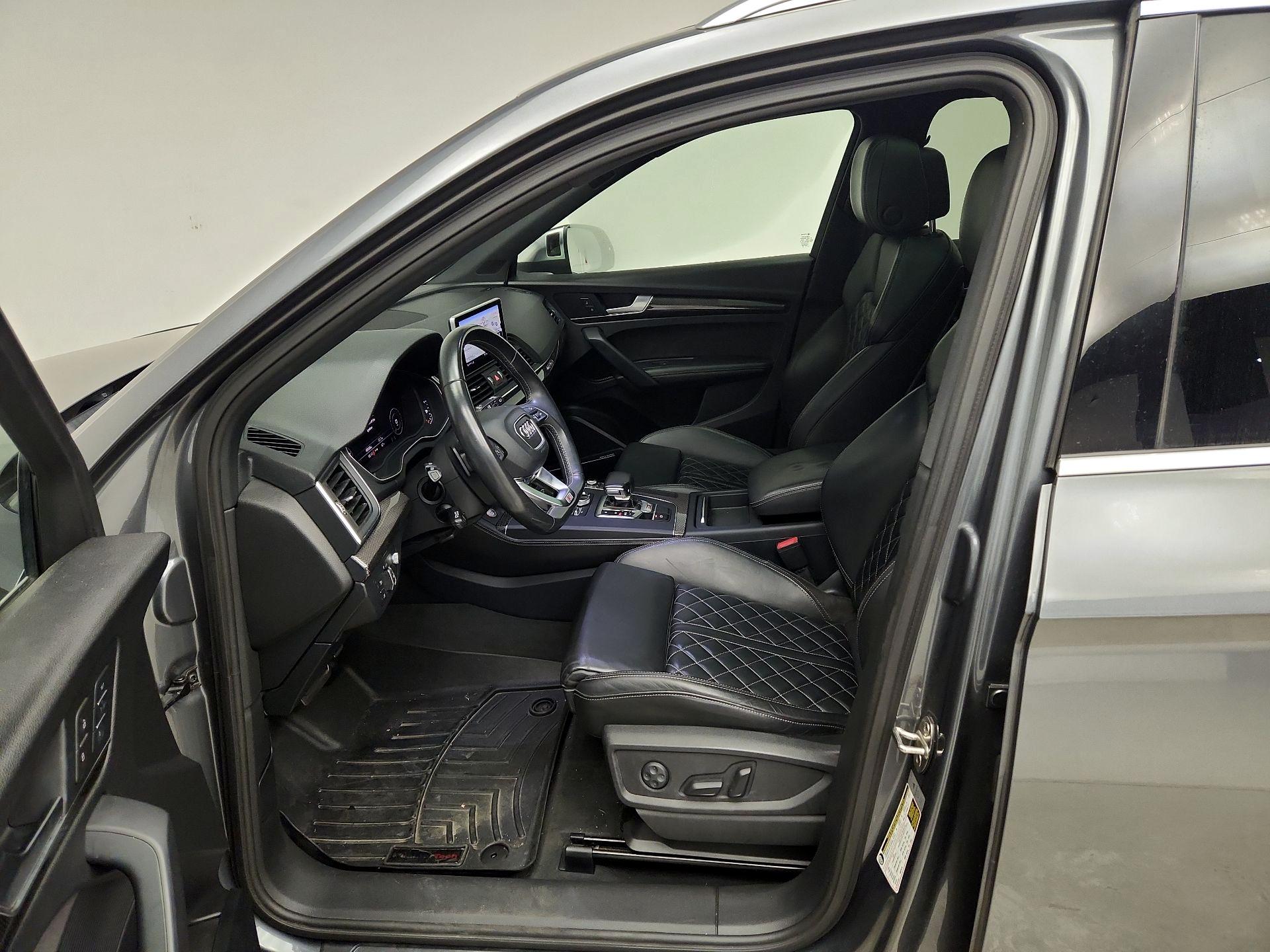 Thumbnail: 2018 Audi SQ5 - 11