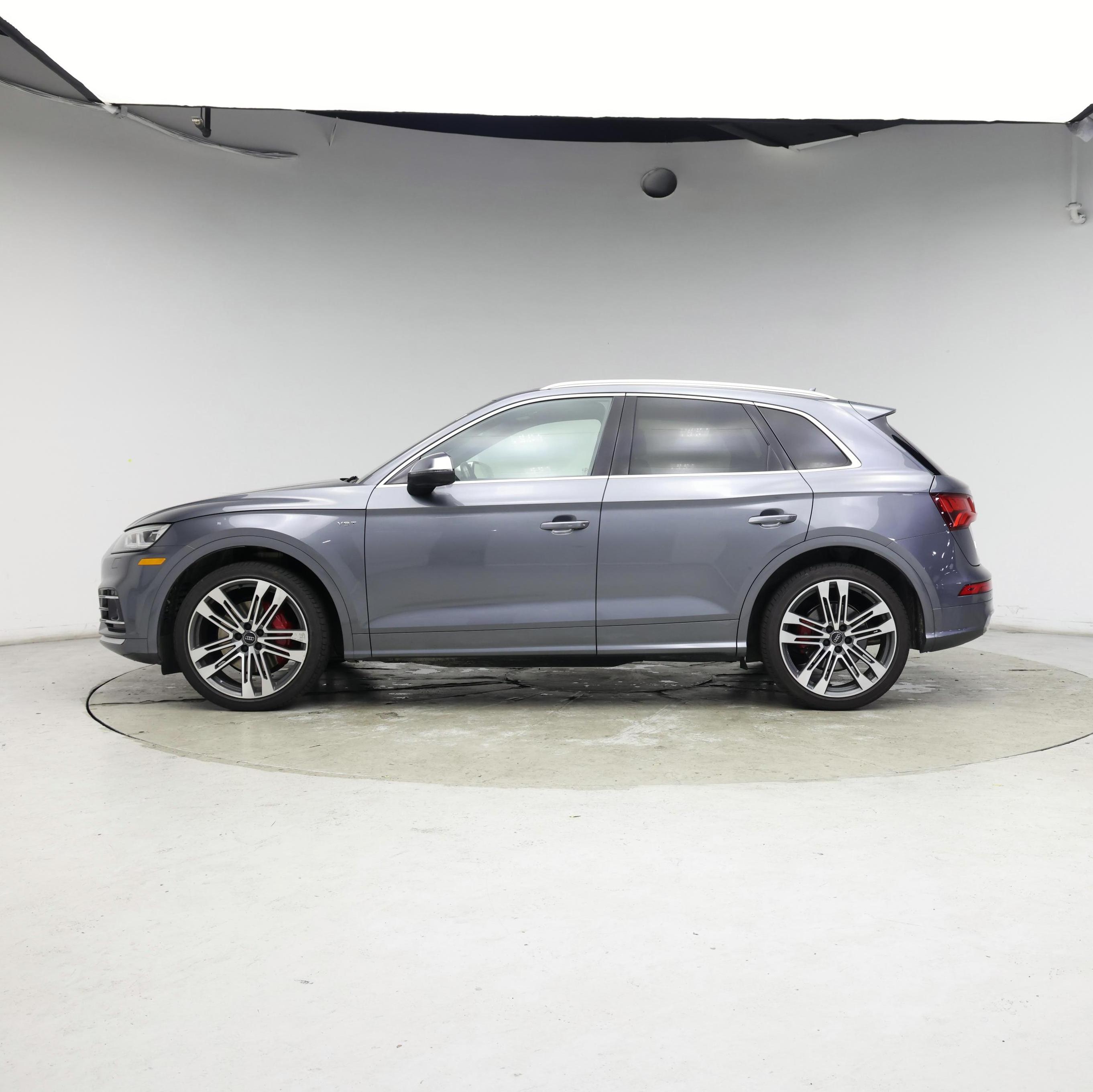 Thumbnail: 2018 Audi SQ5 - 3