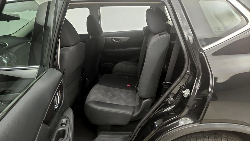 2016 Nissan Rogue S 19
