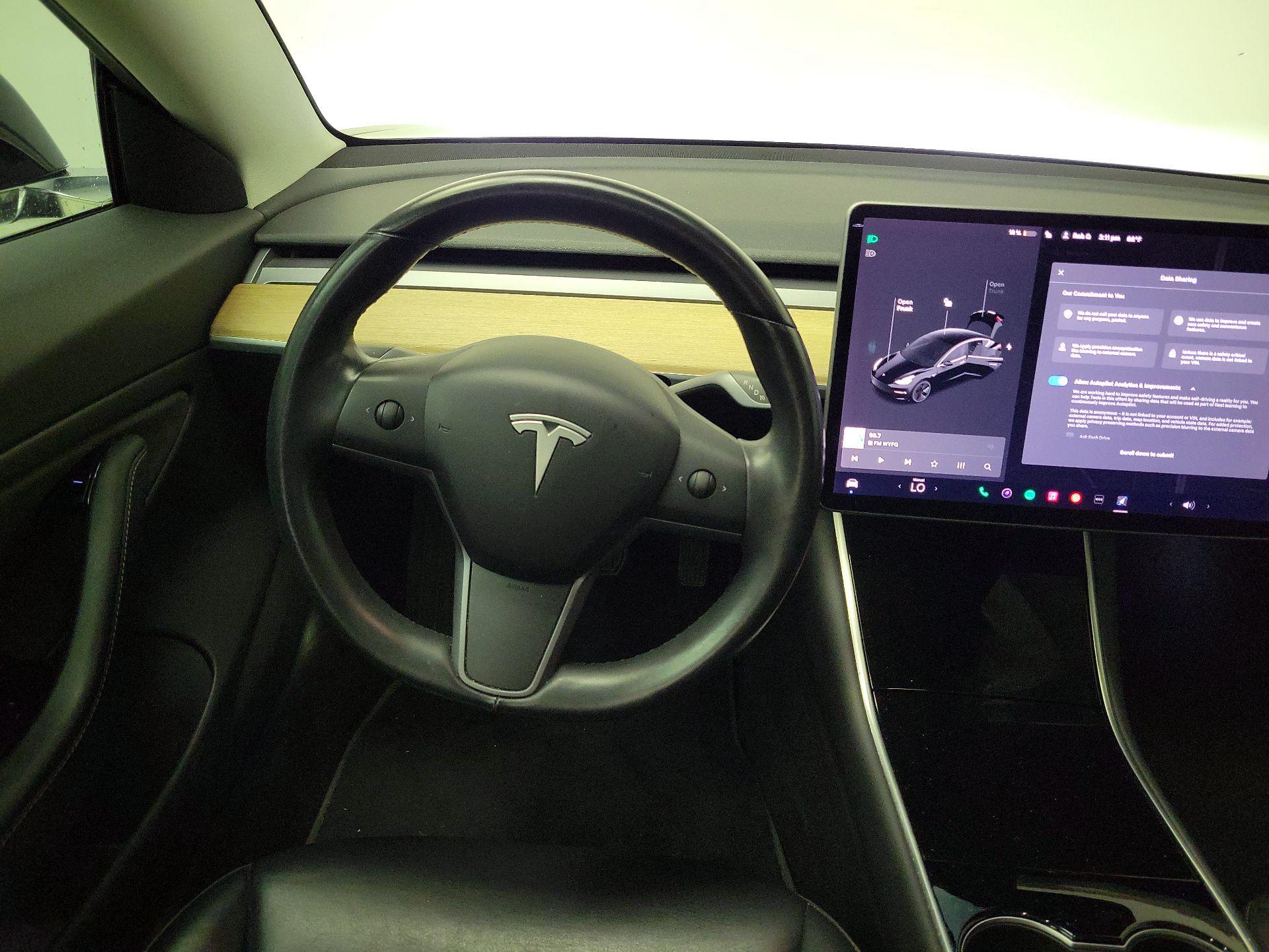 Thumbnail: 2019 Tesla Model 3 - 10