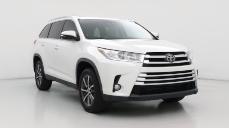 2019 Toyota Highlander XLE Hero Image