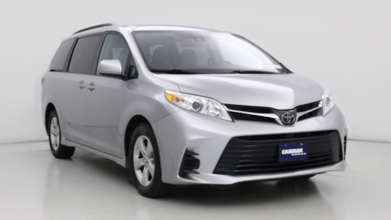 2020 Toyota Sienna LE Hero Image