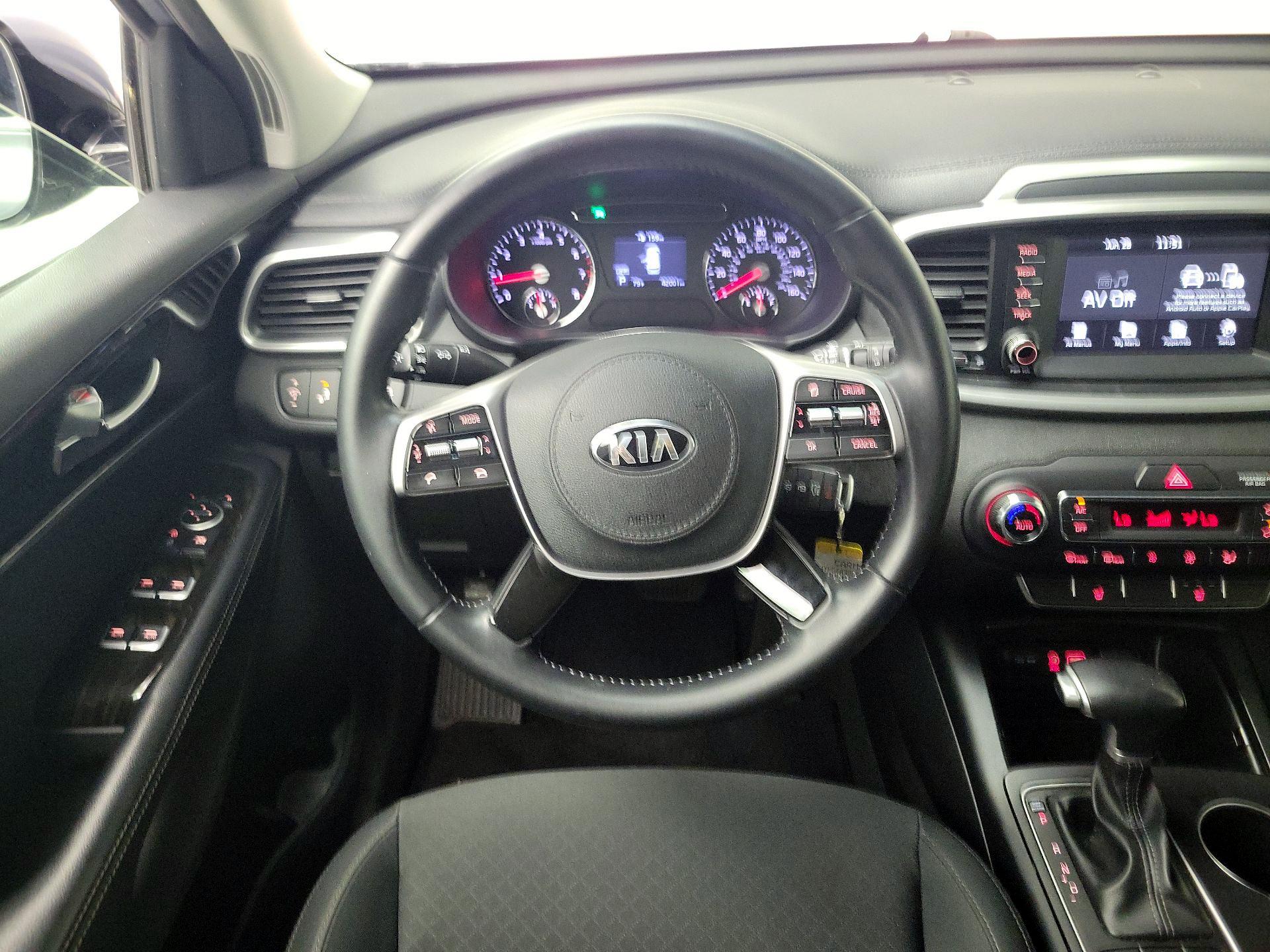 Thumbnail: 2020 Kia Sorento - 10