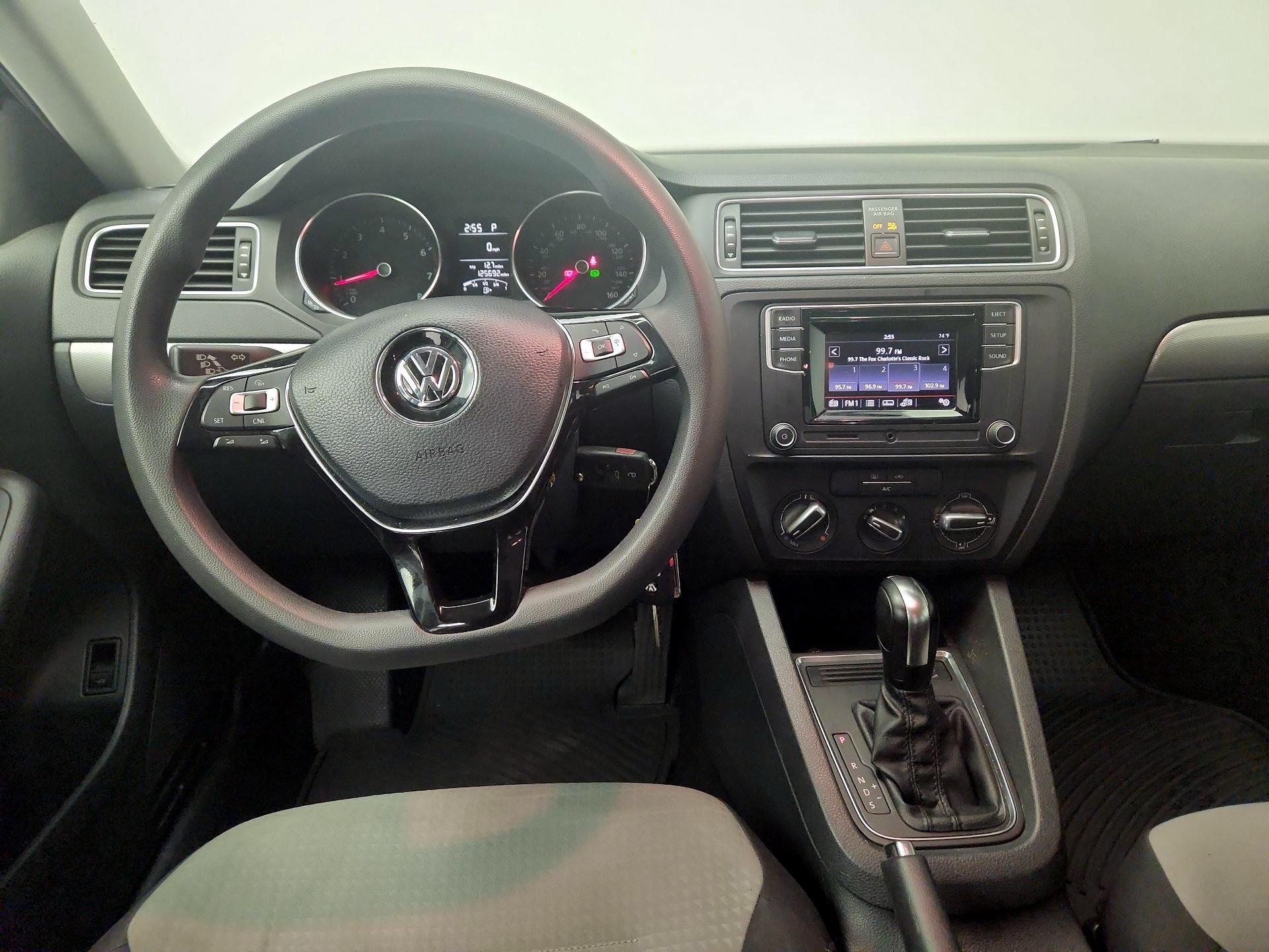 Thumbnail: 2018 Volkswagen Jetta - 10