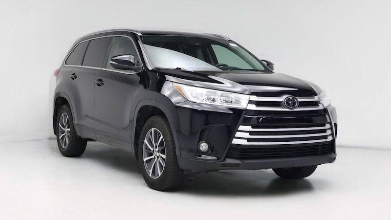 2017 Toyota Highlander XLE Hero Image