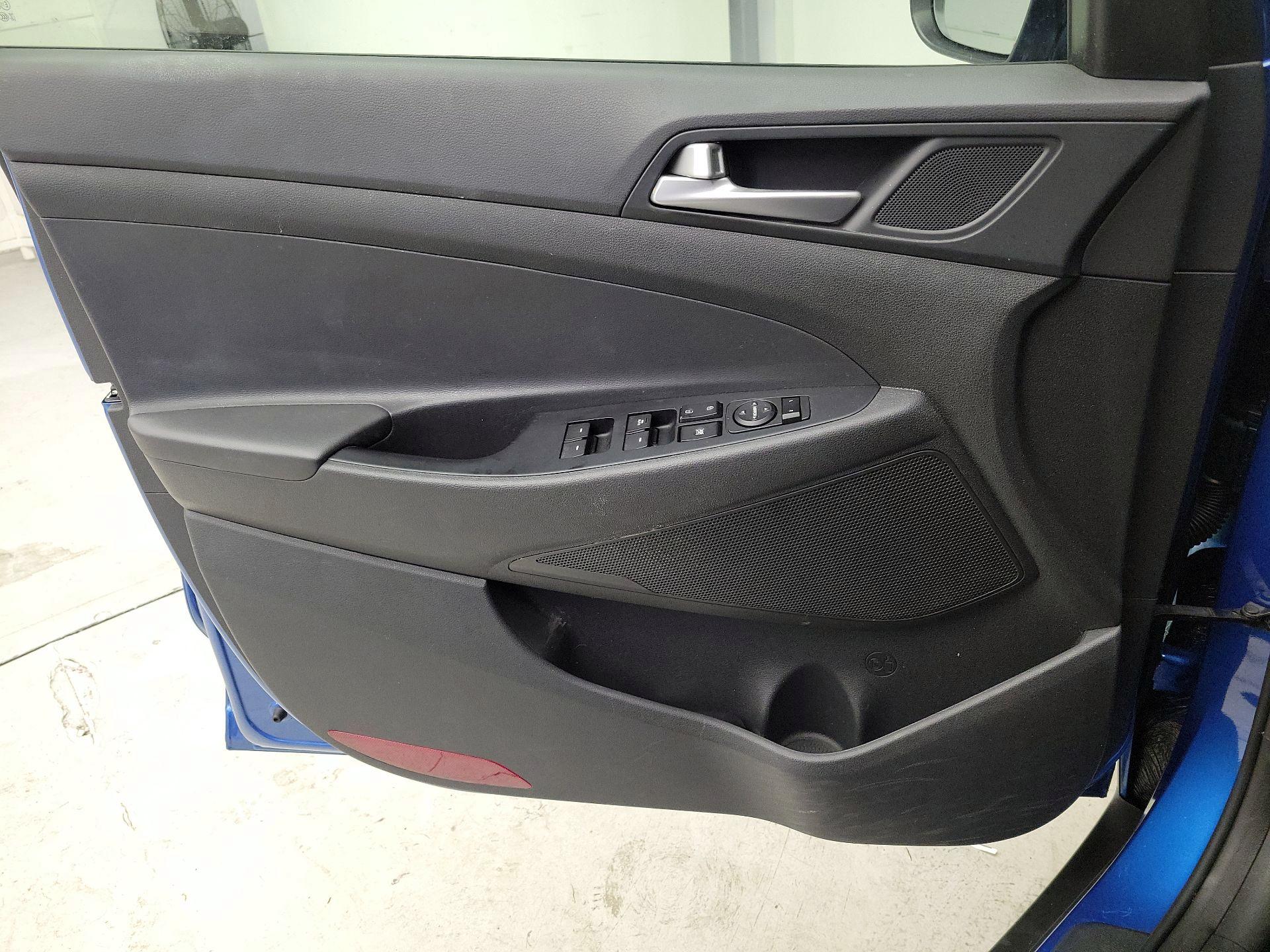 Thumbnail: 2019 Hyundai Tucson - 12
