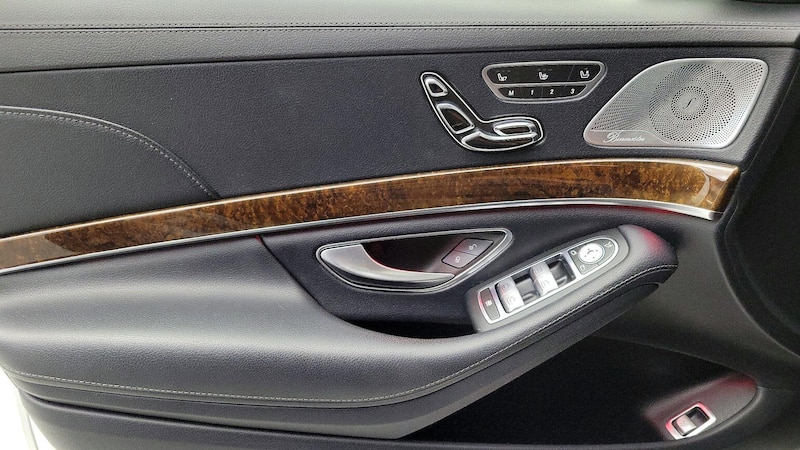 2015 Mercedes-Benz S-Class S 550 12