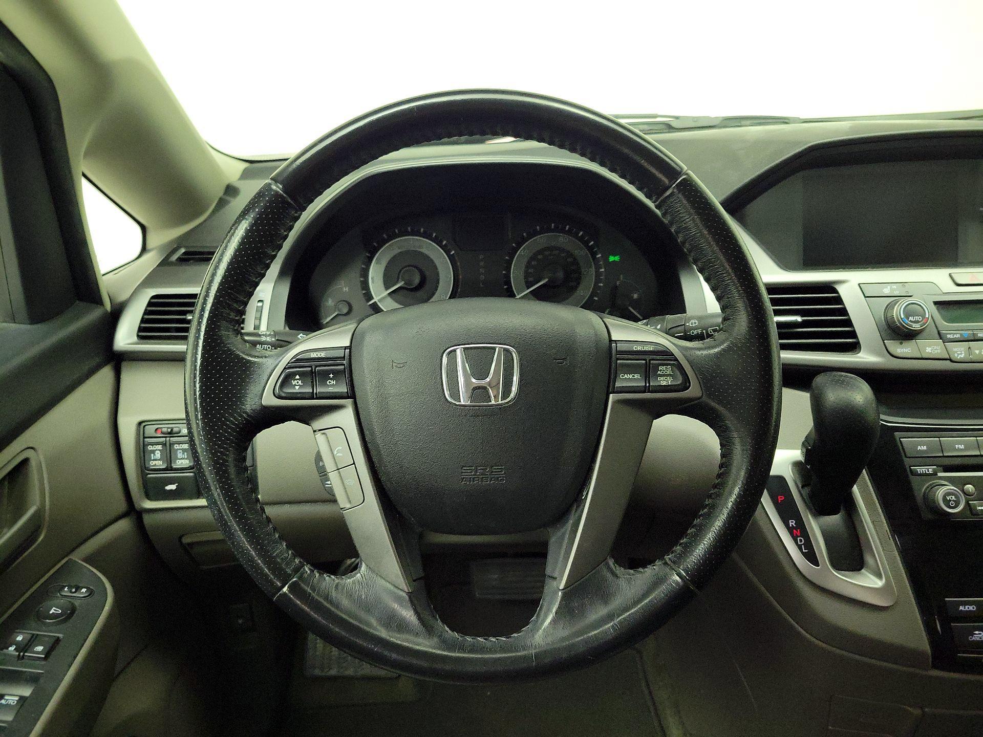 Thumbnail: 2013 Honda Odyssey - 10