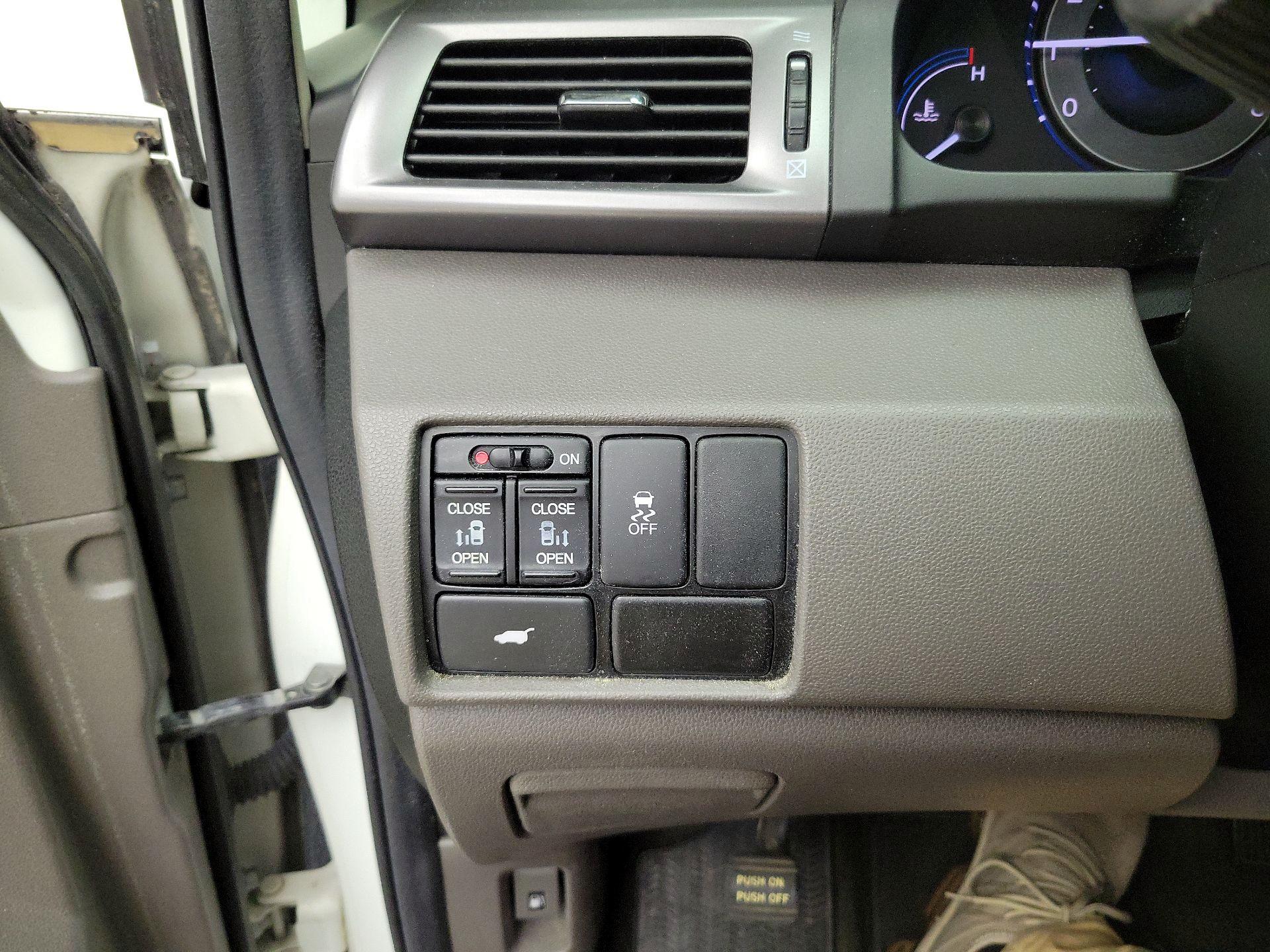 Thumbnail: 2013 Honda Odyssey - 13