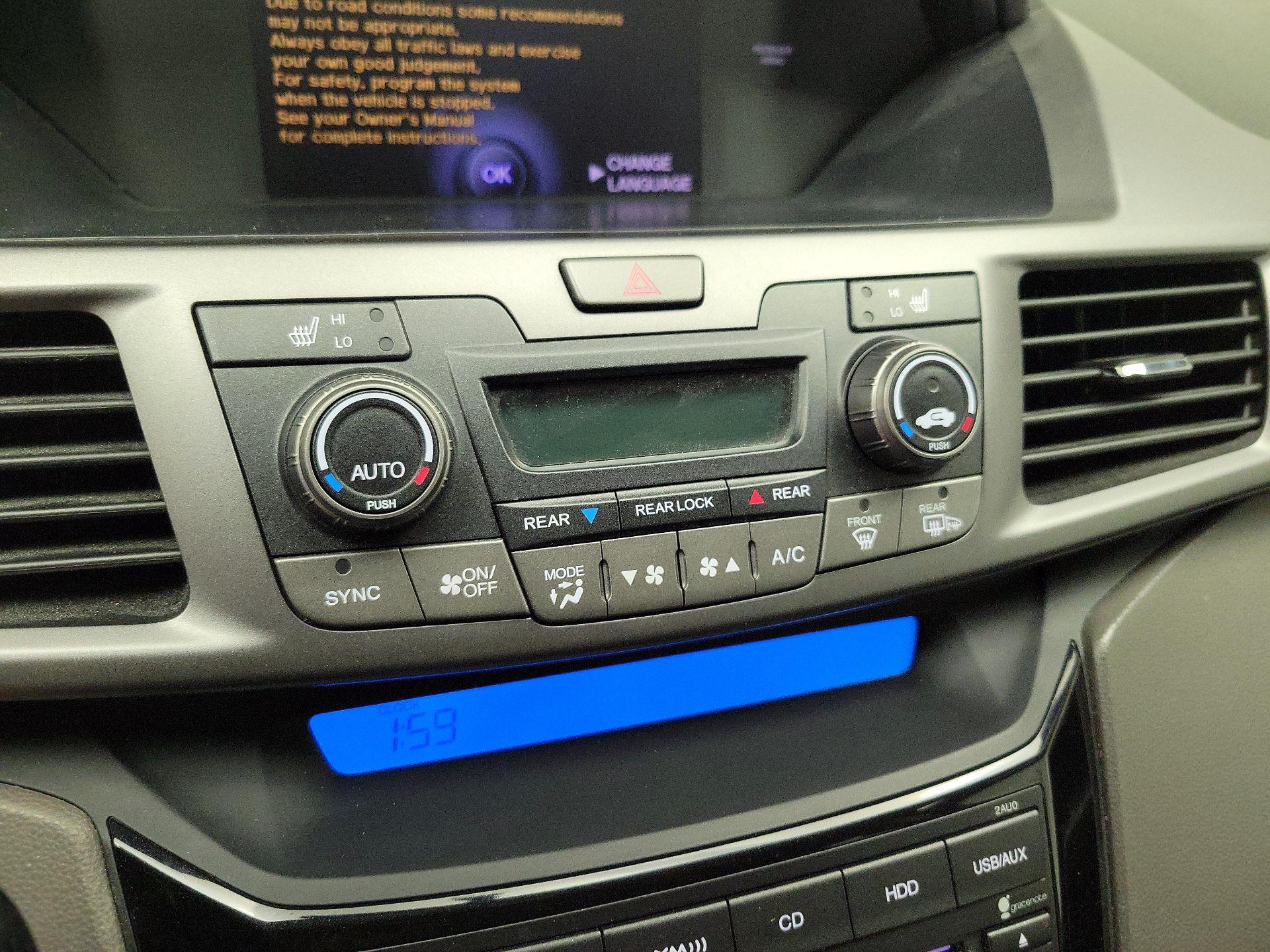 Thumbnail: 2013 Honda Odyssey - 16