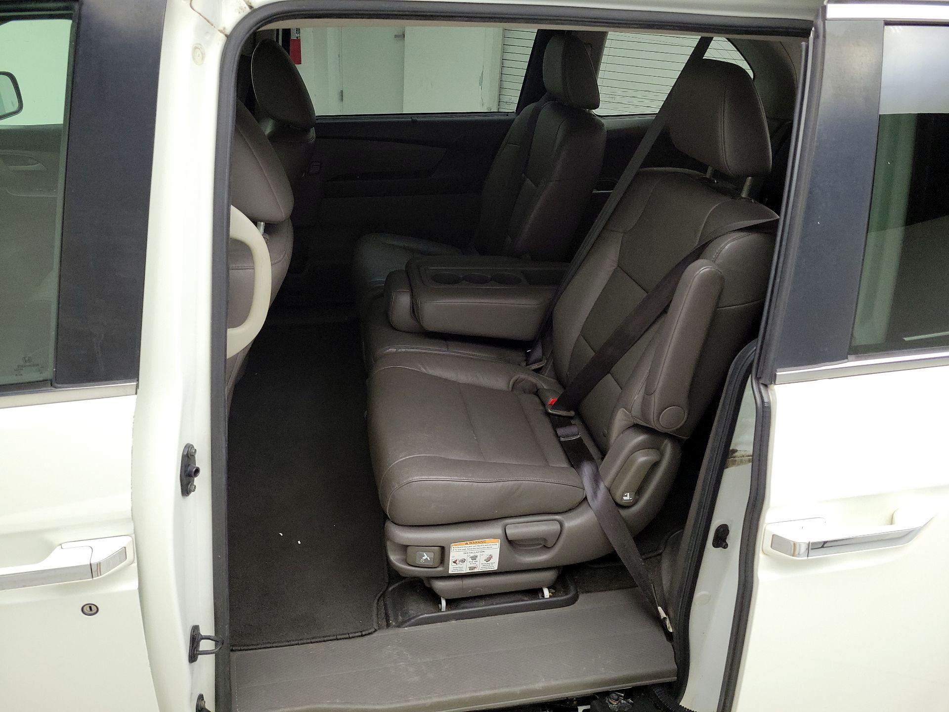 Thumbnail: 2013 Honda Odyssey - 19