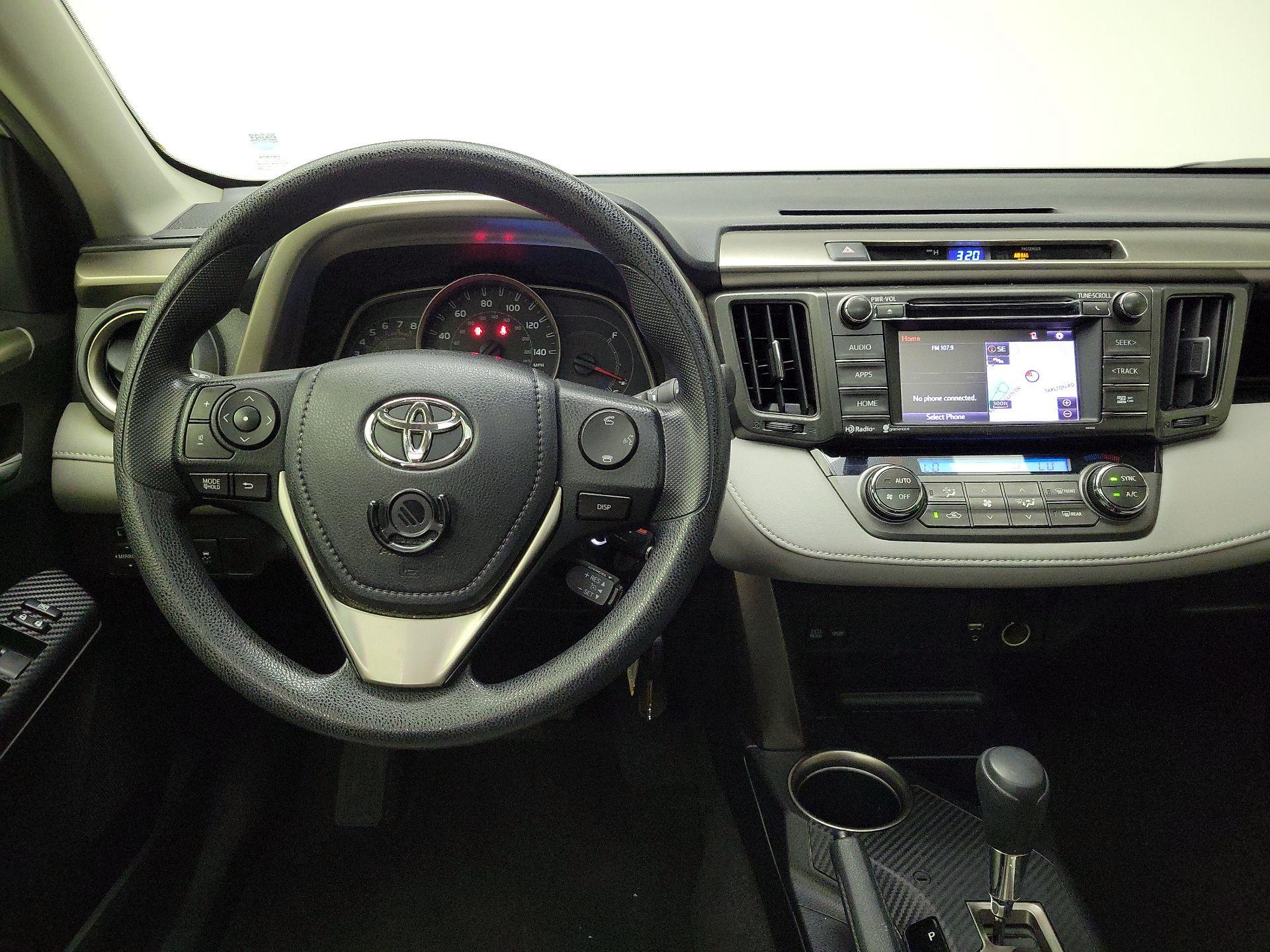 Thumbnail: 2015 Toyota RAV4 - 10
