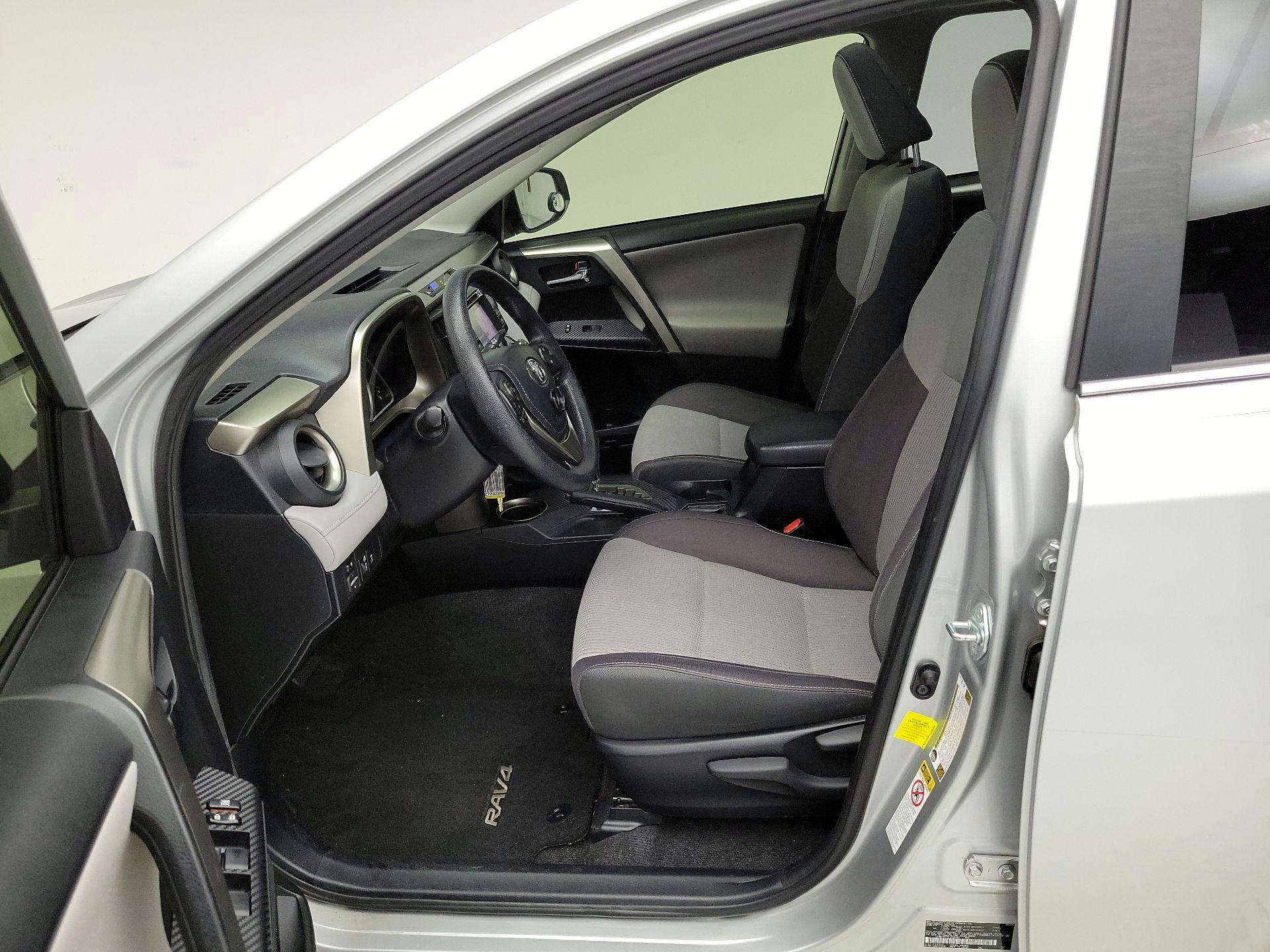 Thumbnail: 2015 Toyota RAV4 - 11