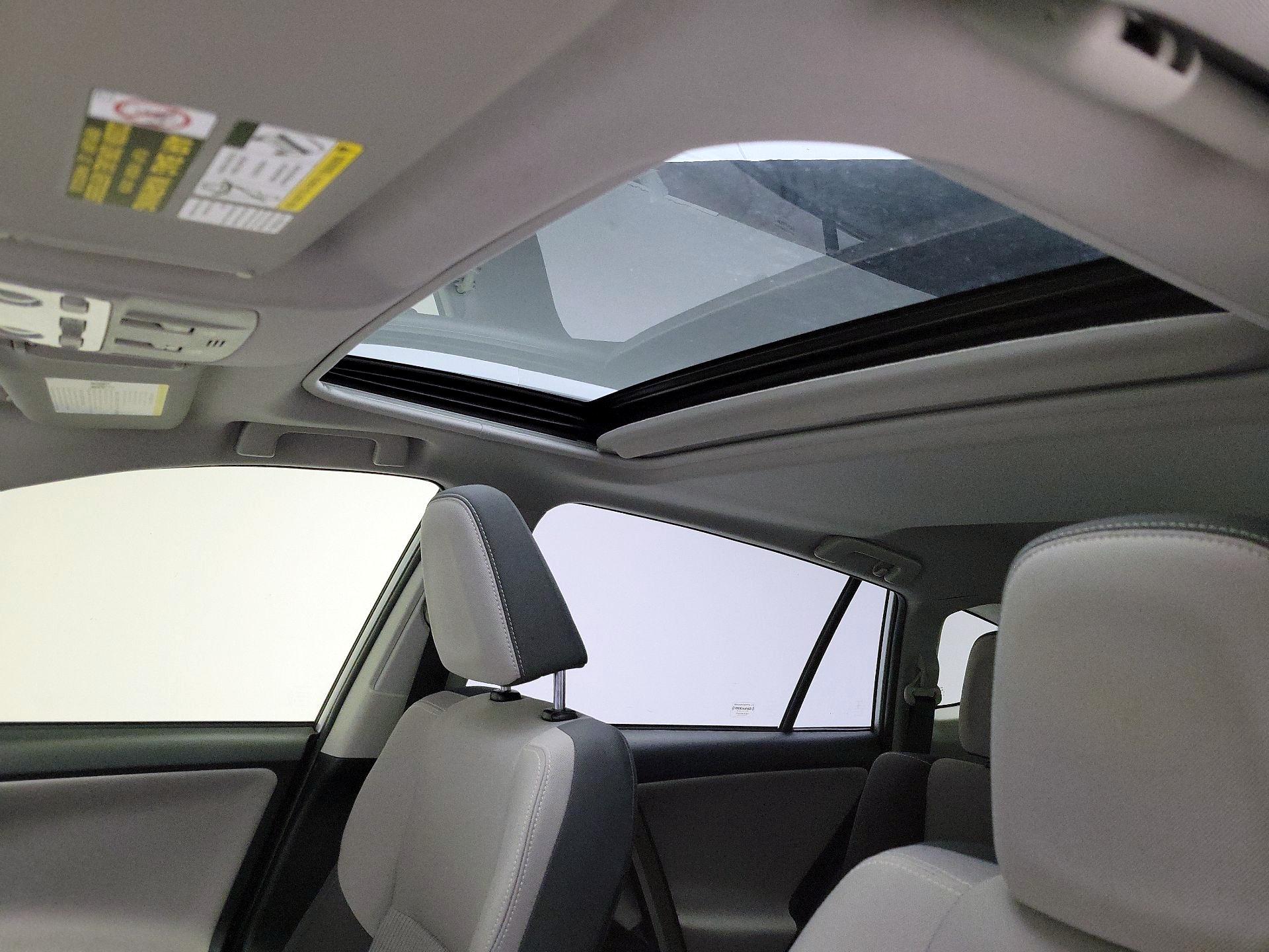 Thumbnail: 2015 Toyota RAV4 - 19