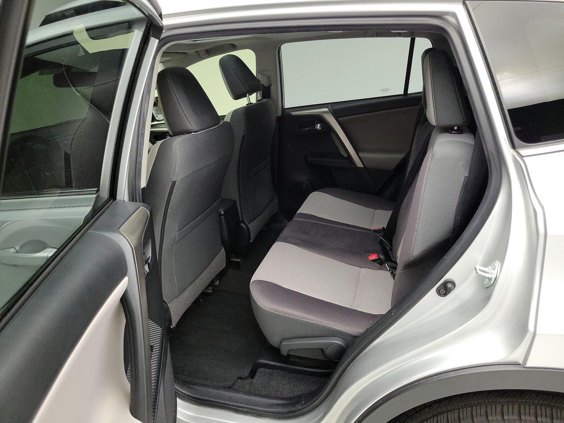 Thumbnail: 2015 Toyota RAV4 - 20