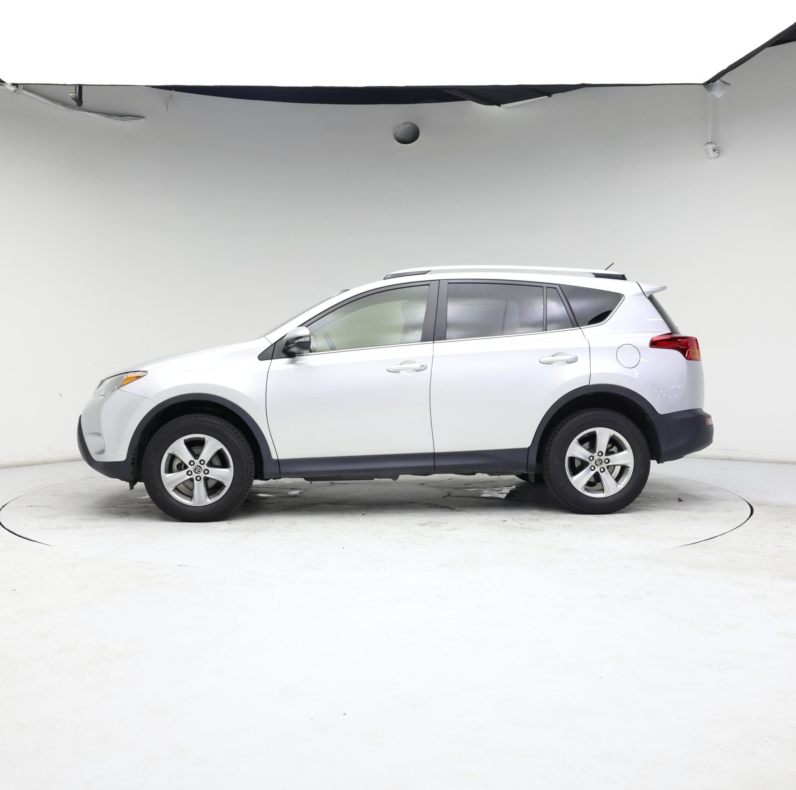 Thumbnail: 2015 Toyota RAV4 - 3