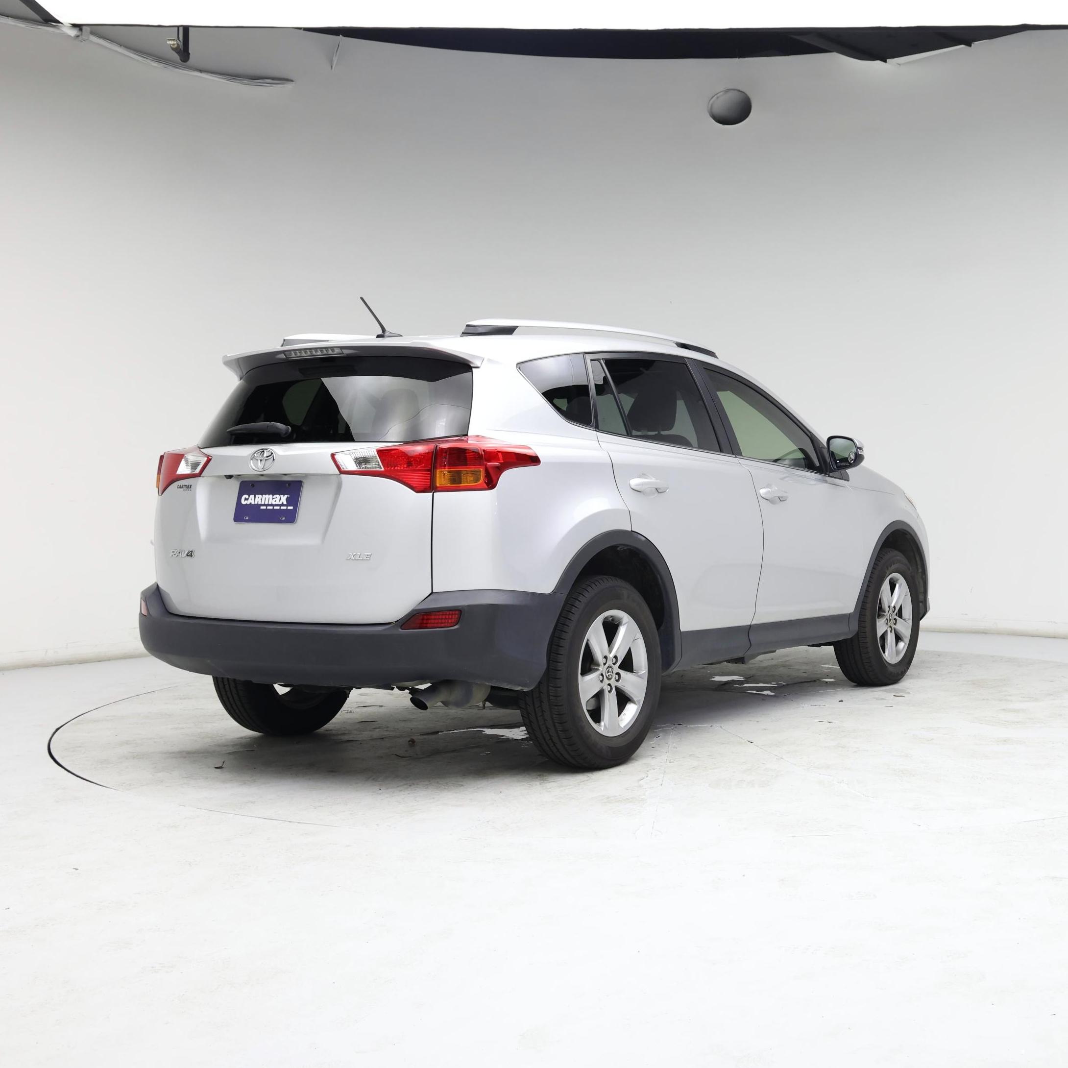 Thumbnail: 2015 Toyota RAV4 - 8