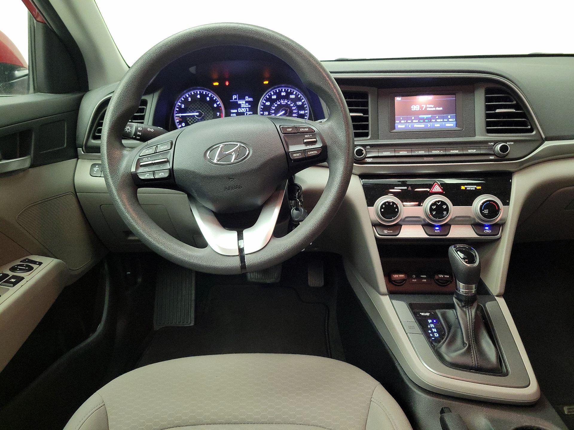 Thumbnail: 2019 Hyundai Elantra - 10