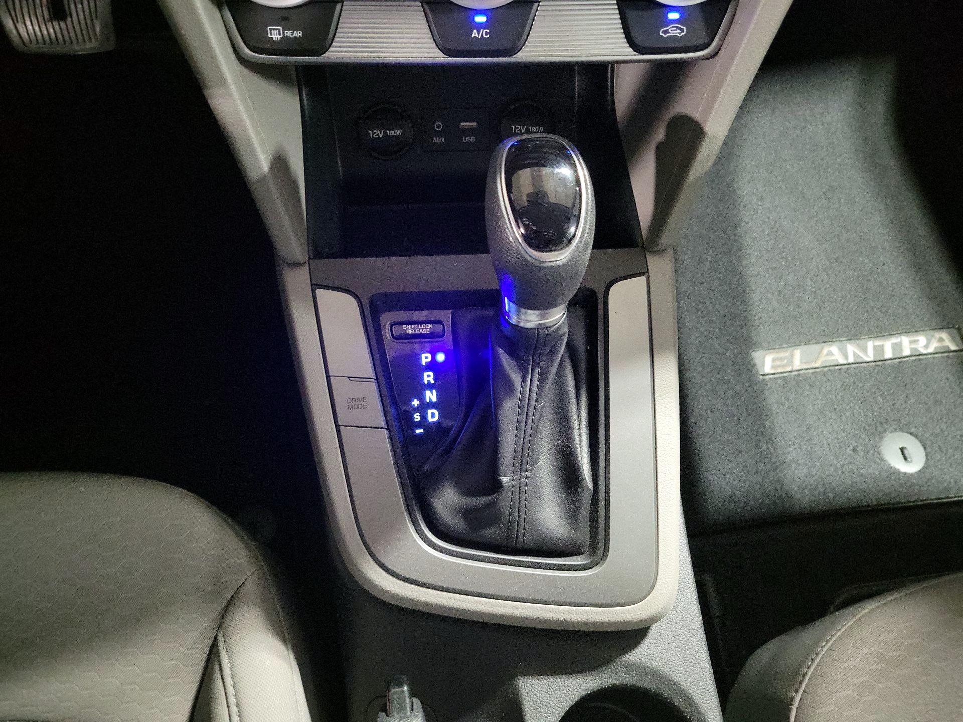 Thumbnail: 2019 Hyundai Elantra - 17