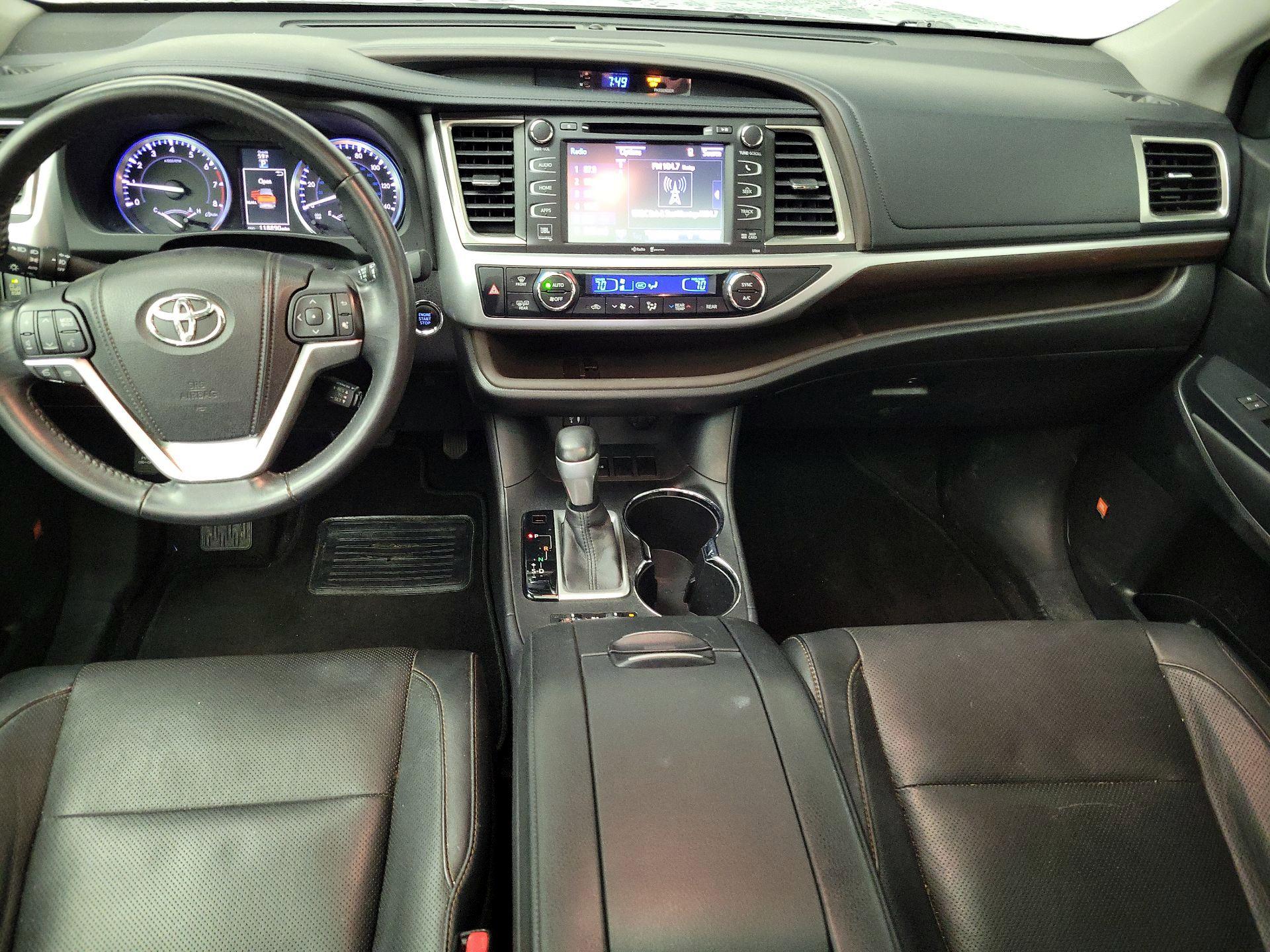 Thumbnail: 2015 Toyota Highlander - 9