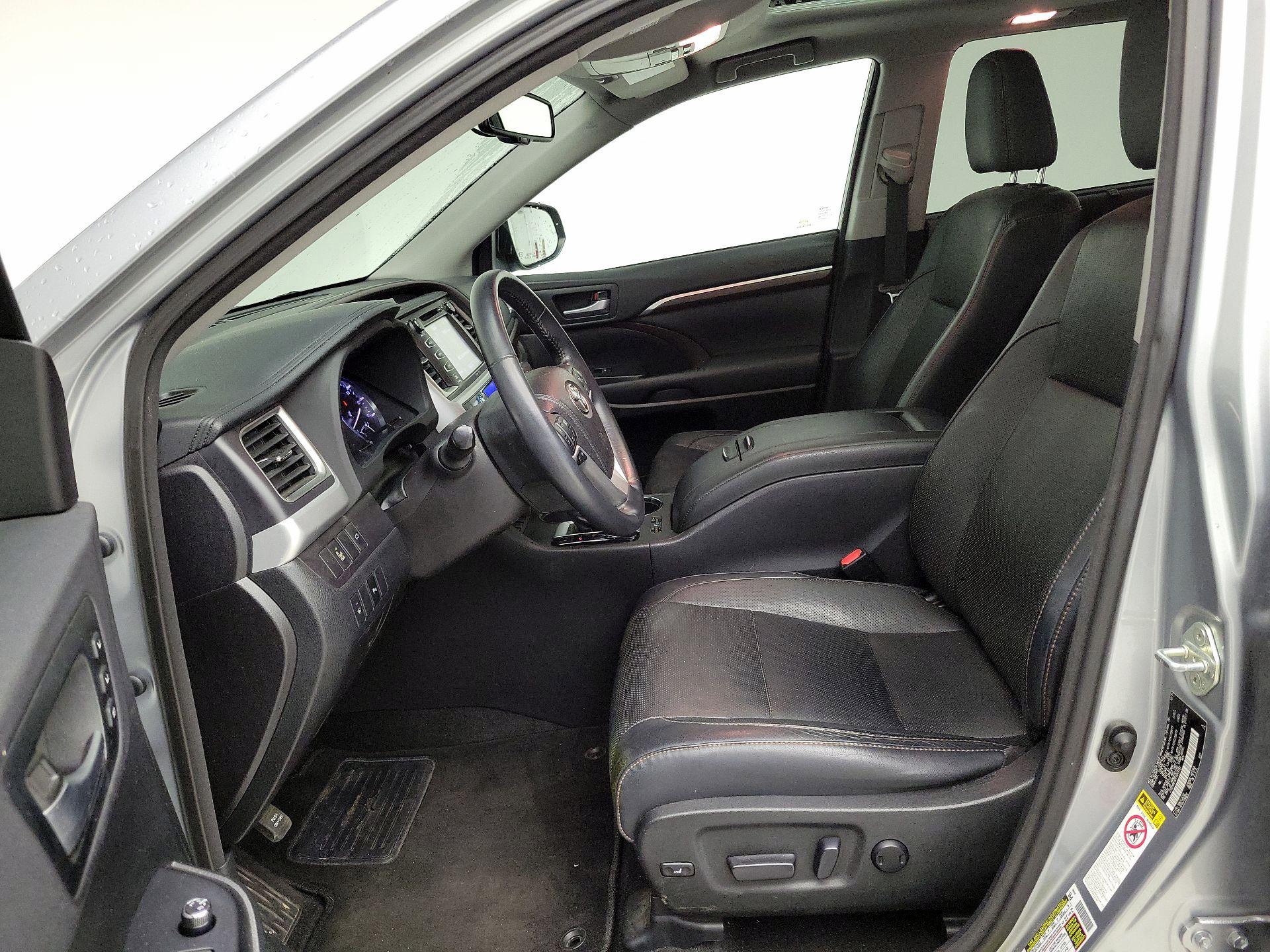 Thumbnail: 2015 Toyota Highlander - 11