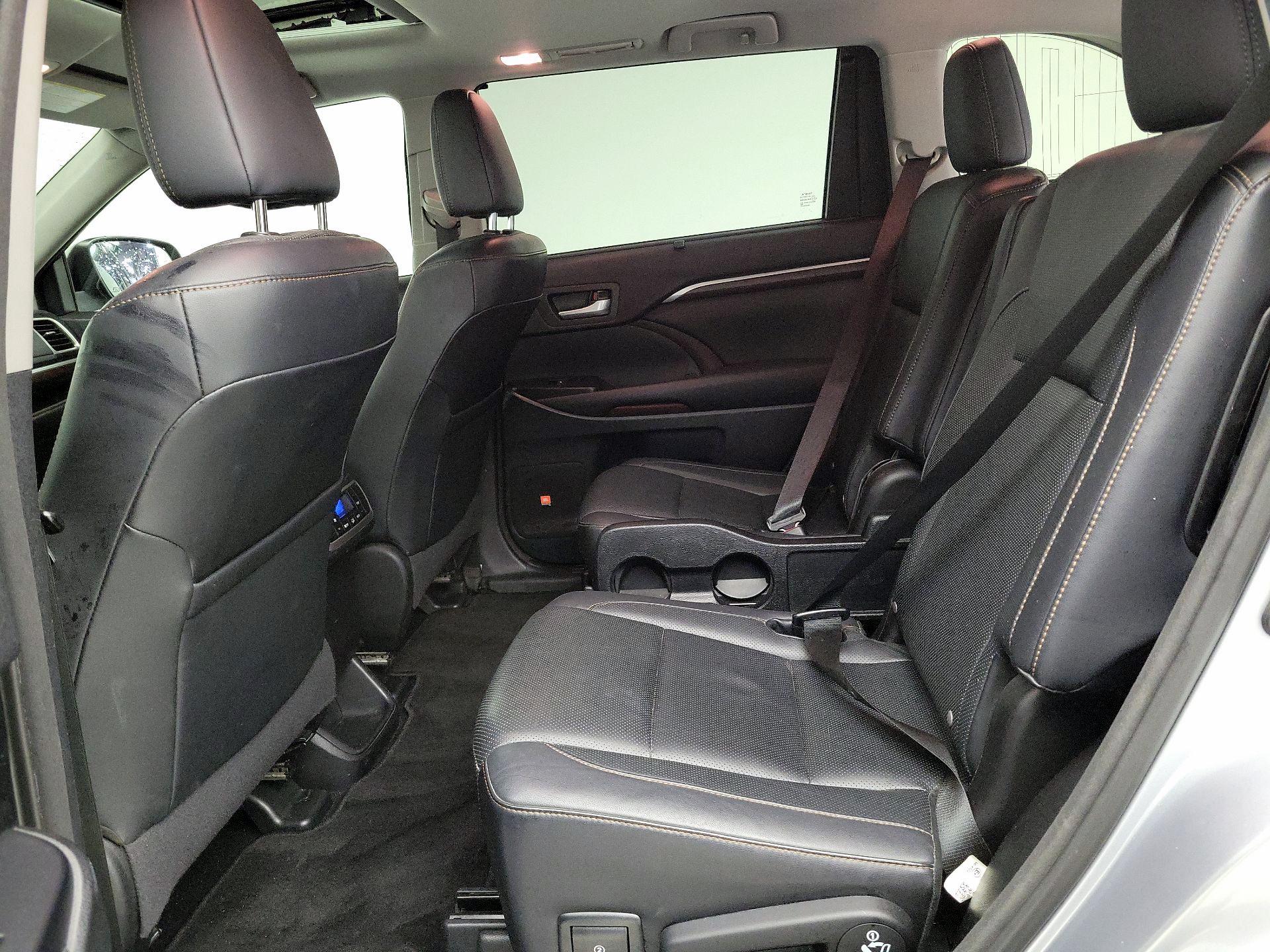 Thumbnail: 2015 Toyota Highlander - 20