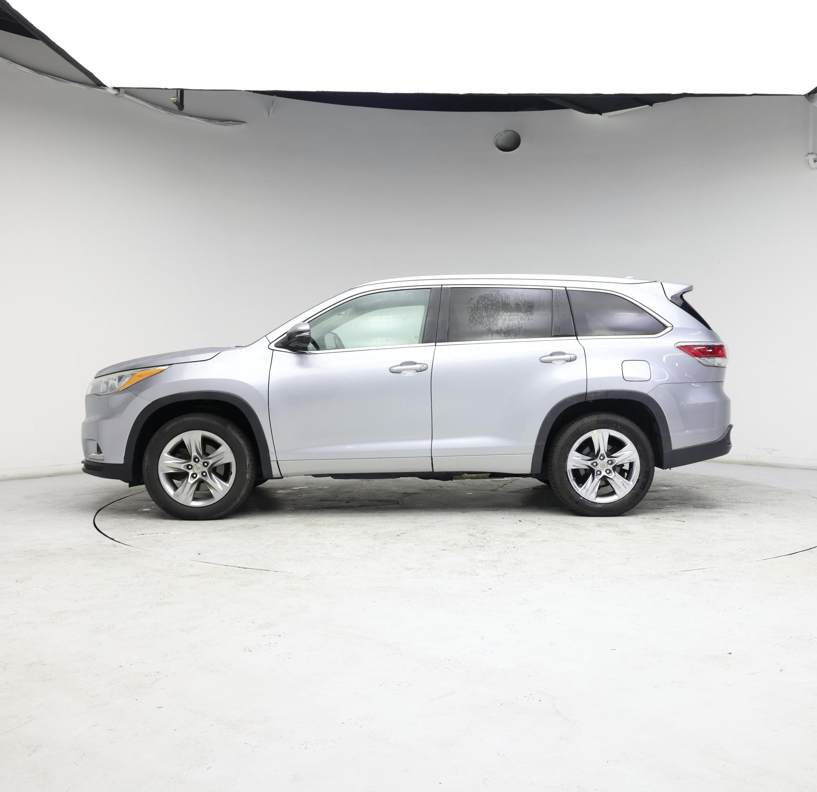 Thumbnail: 2015 Toyota Highlander - 3