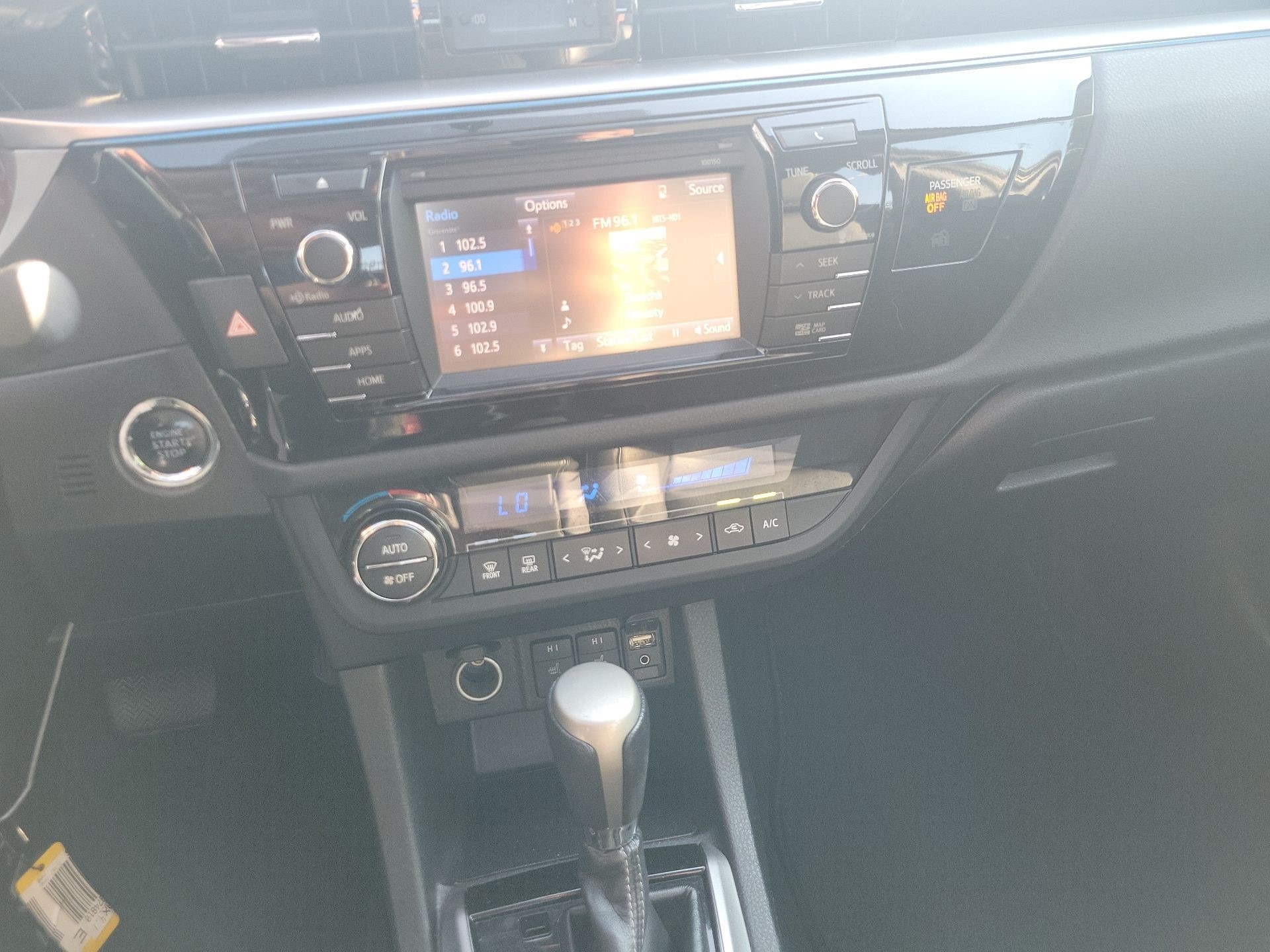 Thumbnail: 2015 Toyota Corolla - 11