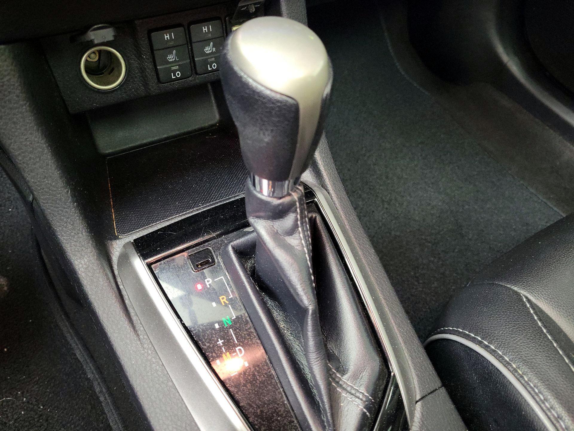 Thumbnail: 2015 Toyota Corolla - 17
